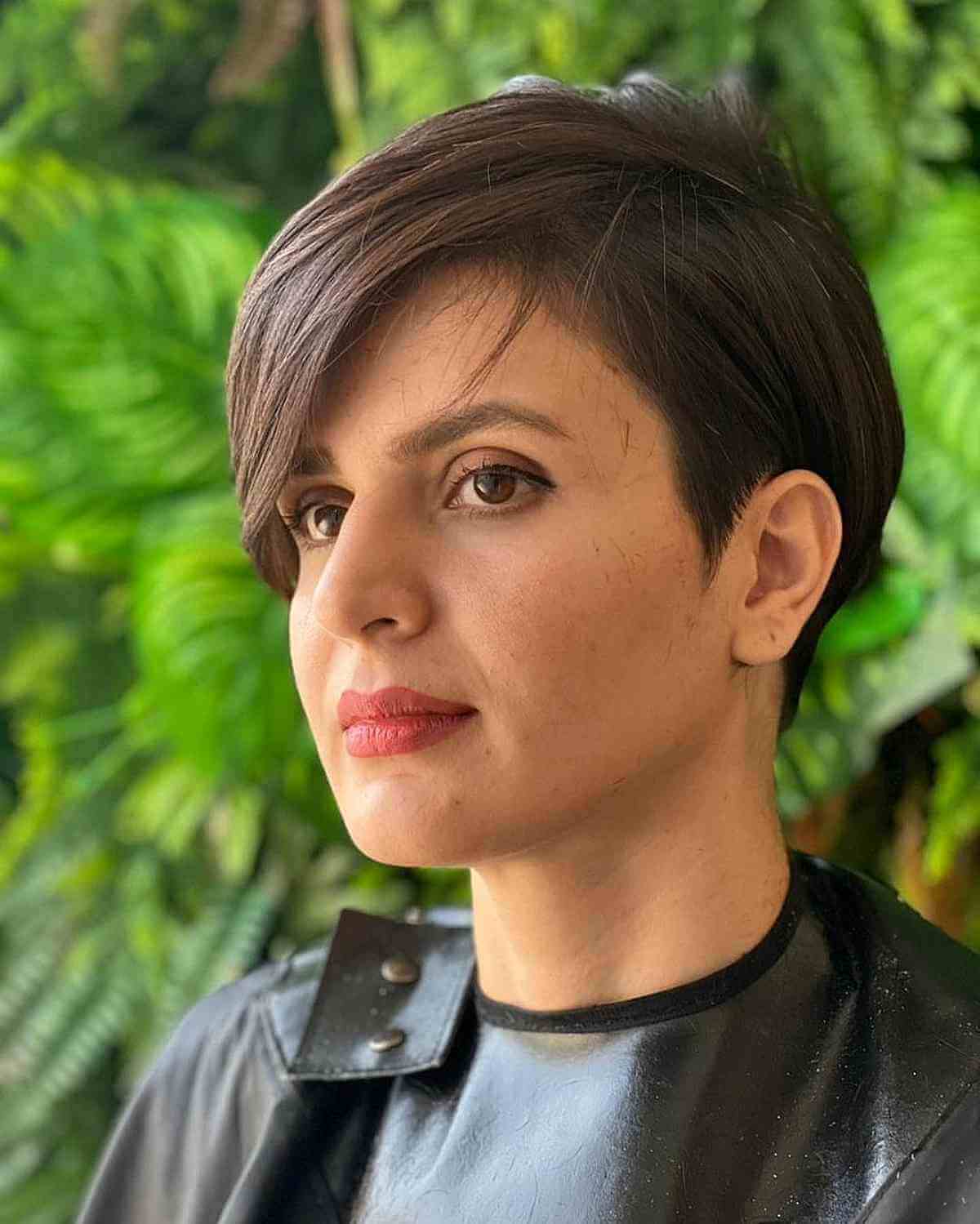 29 Ways You Can Get an Ear-Length Haircut and Still Look Cute