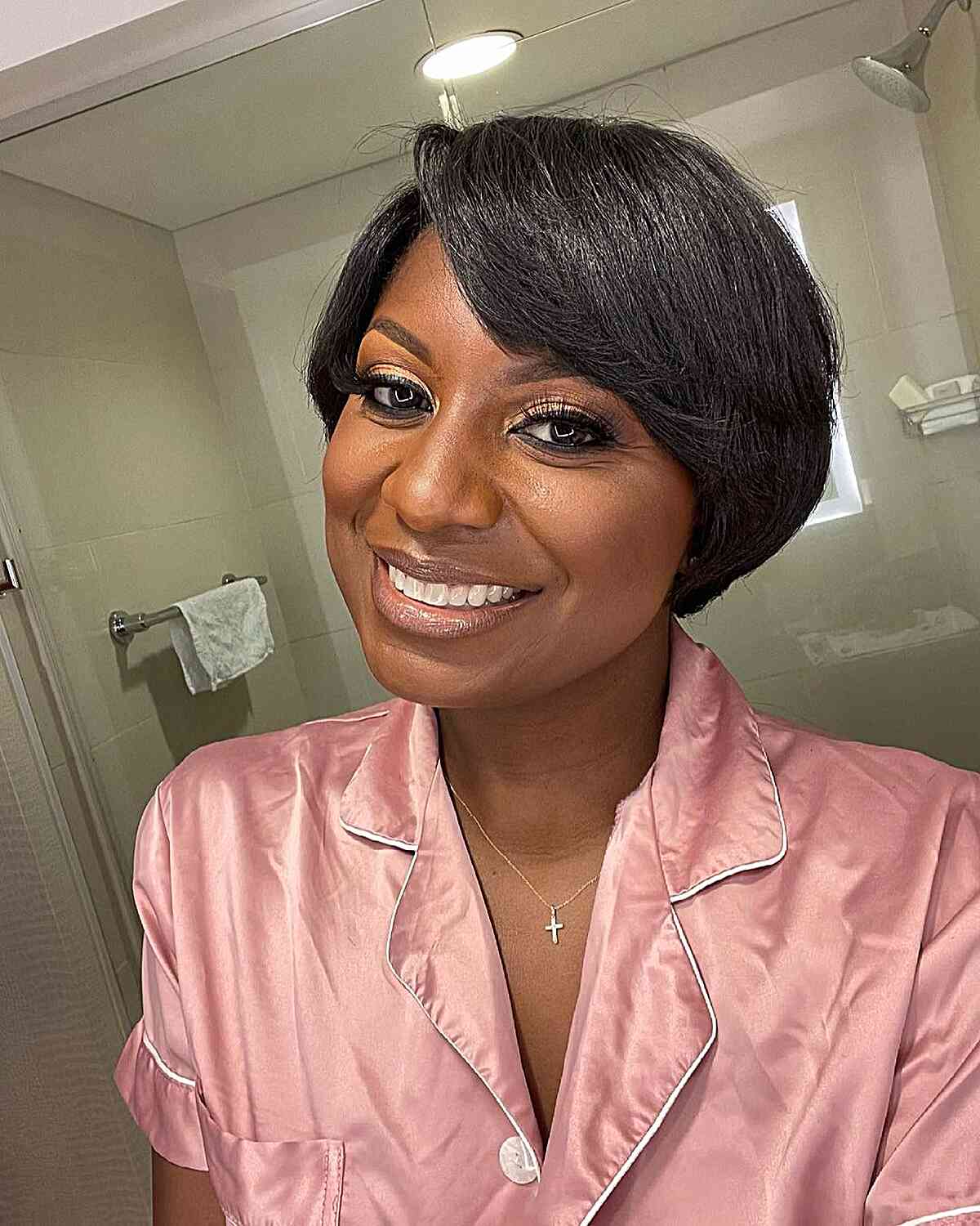 54 Top Short Hairstyles for Thick Hair to Be More Manageable