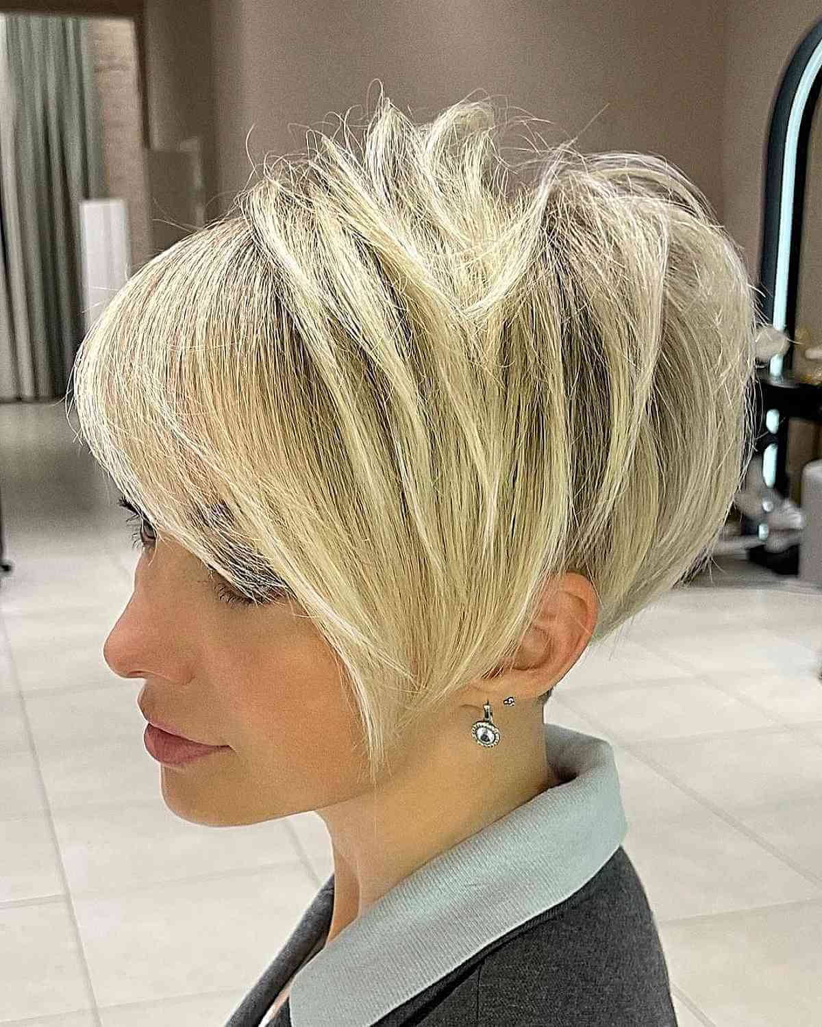 54 Top Short Hairstyles for Thick Hair to Be More Manageable