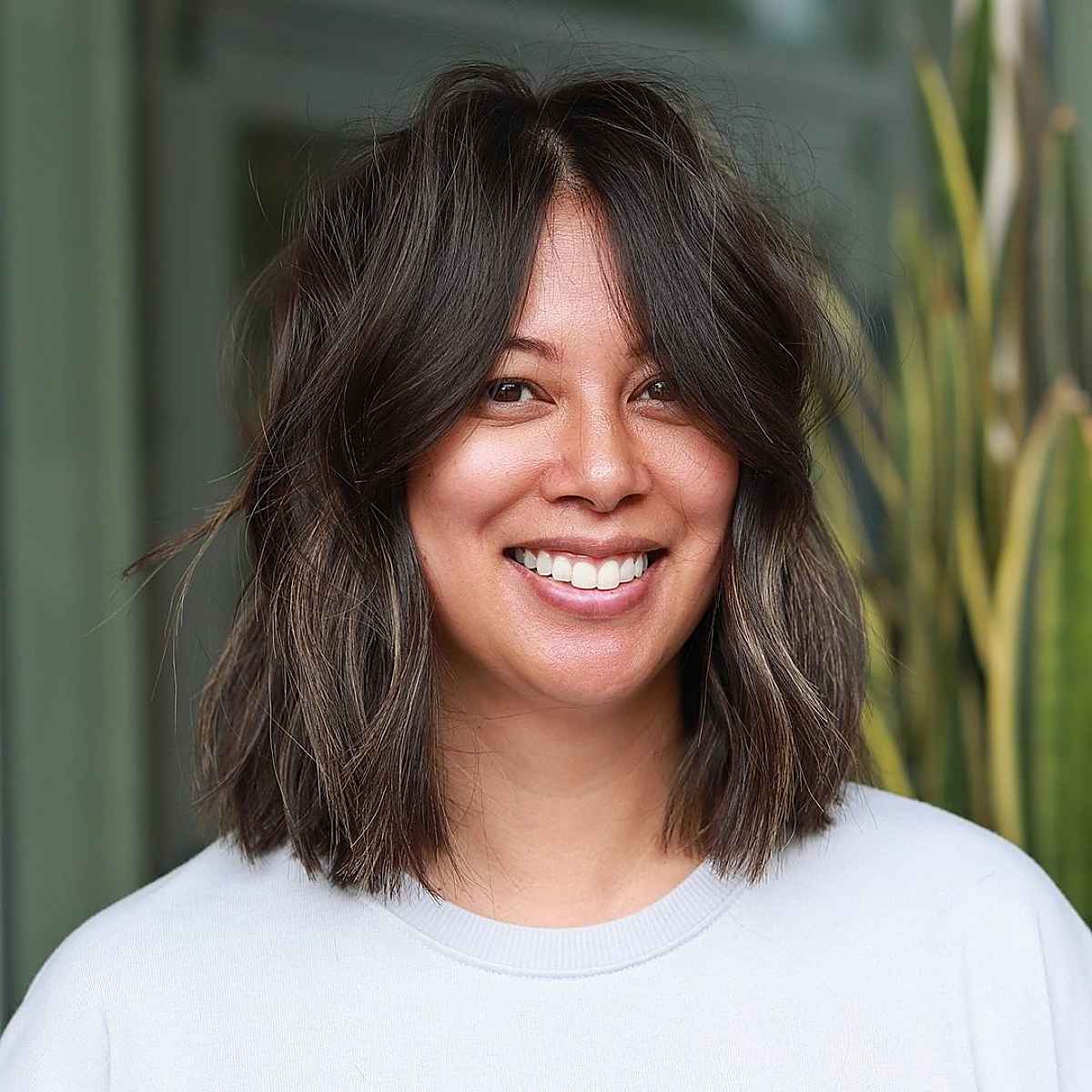 54 Top Short Hairstyles for Thick Hair to Be More Manageable