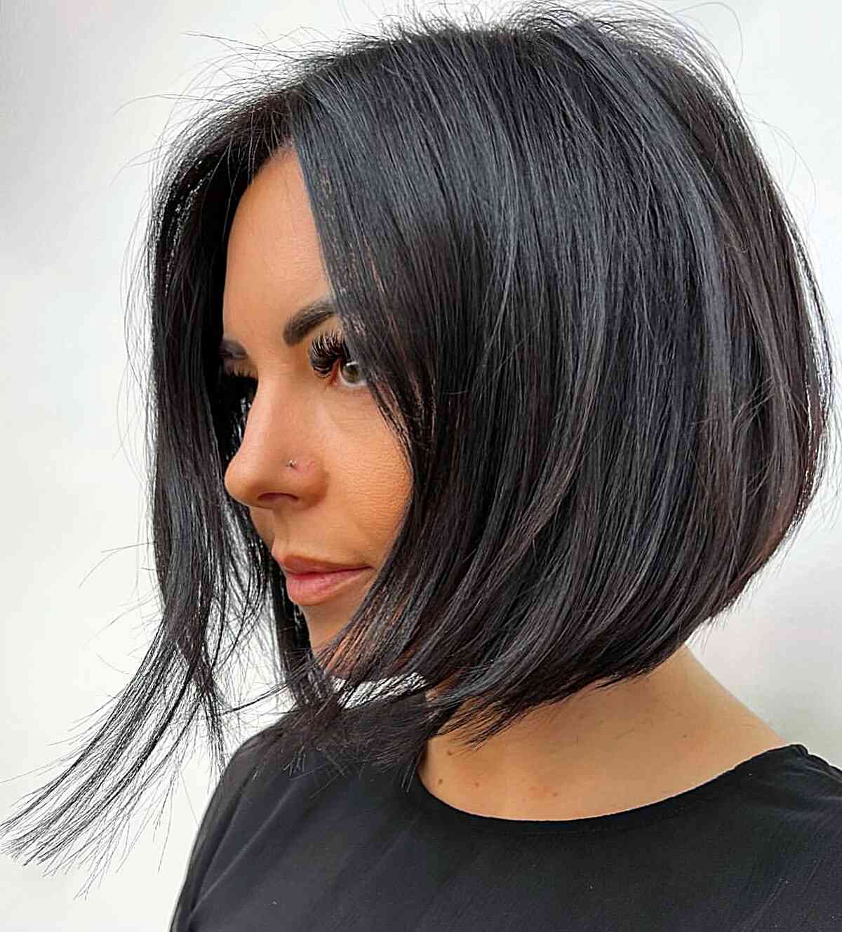 54 Top Short Hairstyles for Thick Hair to Be More Manageable