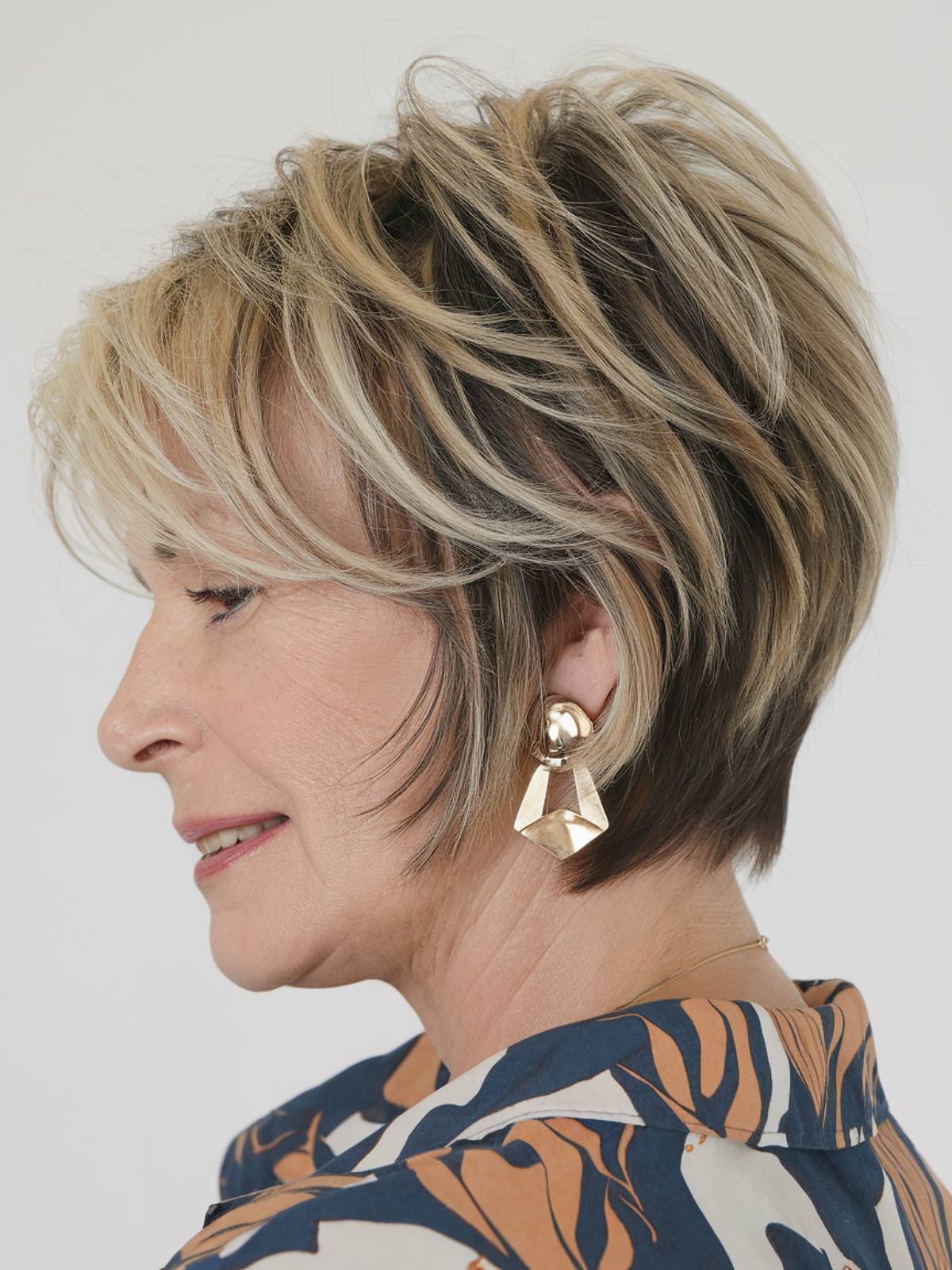 15+ Stylish Wedge Haircuts for Women Over 50 in 2025