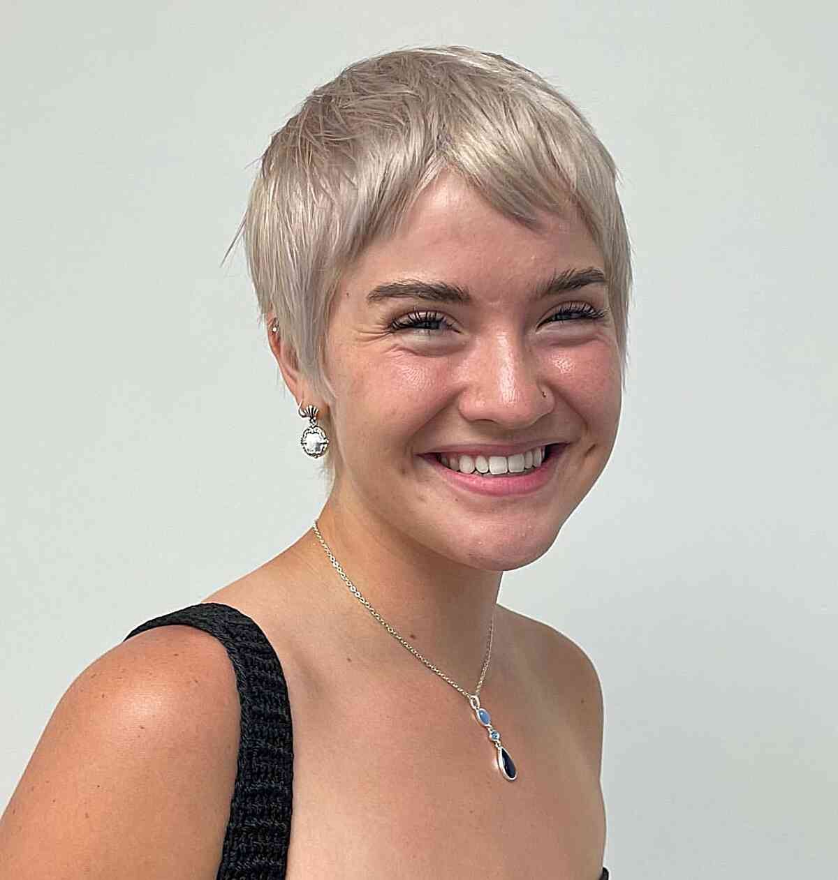 34 Cute & Easy Graduation Hairstyles for Girls