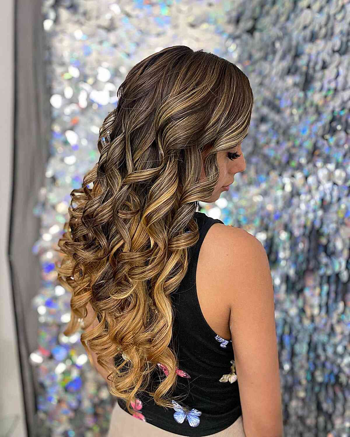 34 Cute & Easy Graduation Hairstyles for Girls