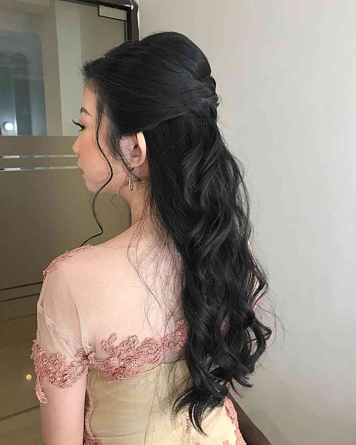 34 Cute & Easy Graduation Hairstyles for Girls