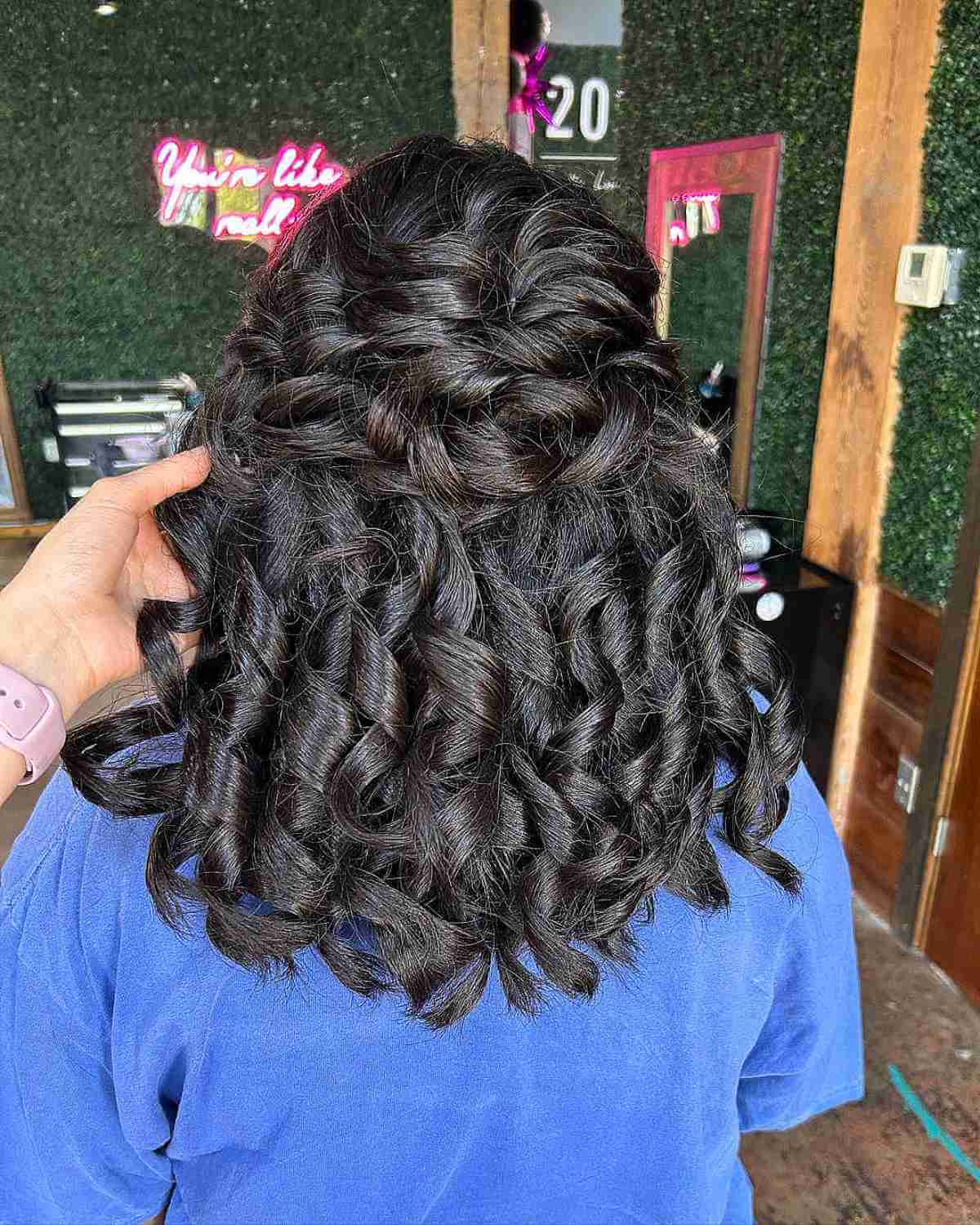 34 Cute & Easy Graduation Hairstyles for Girls