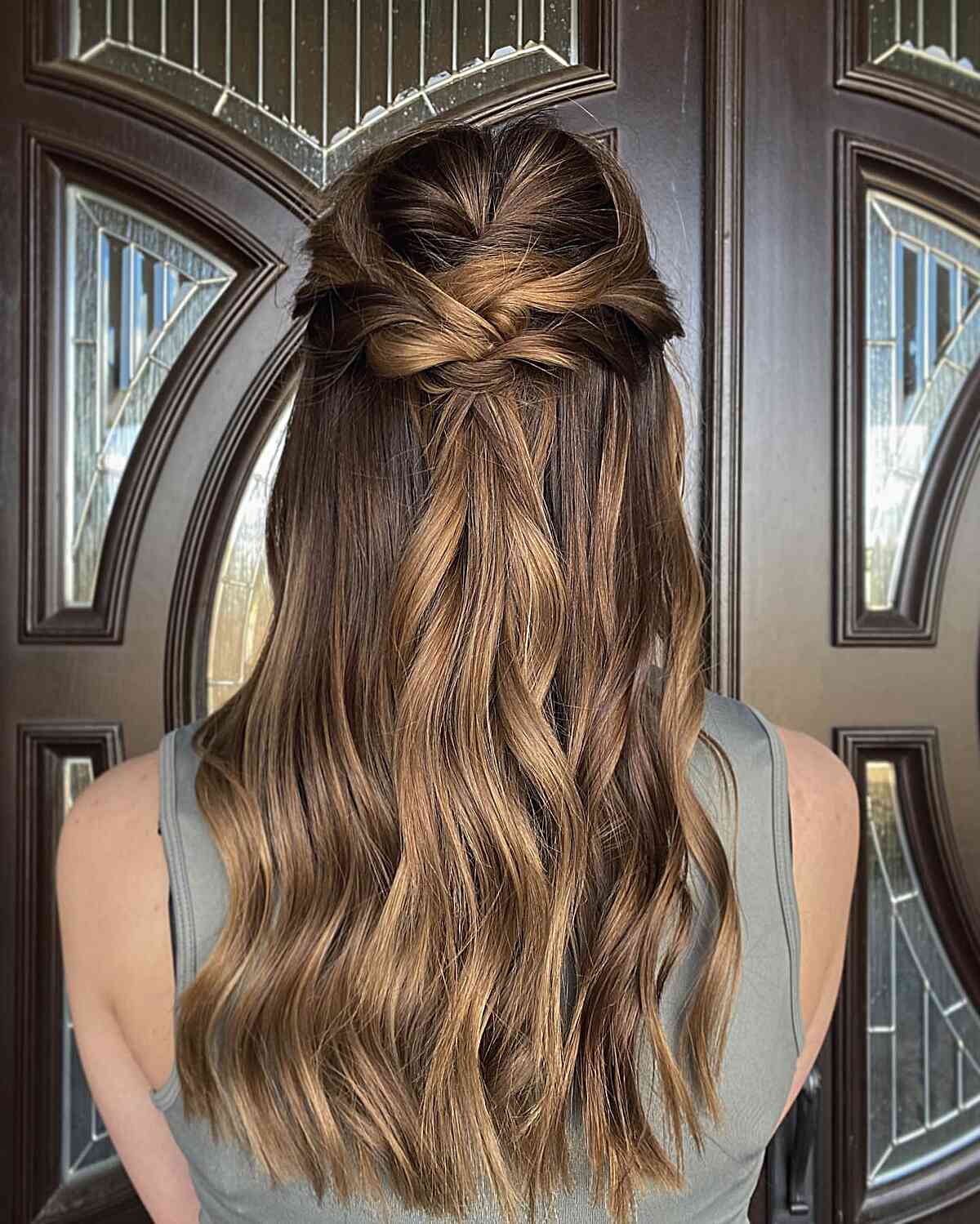 34 Cute & Easy Graduation Hairstyles for Girls
