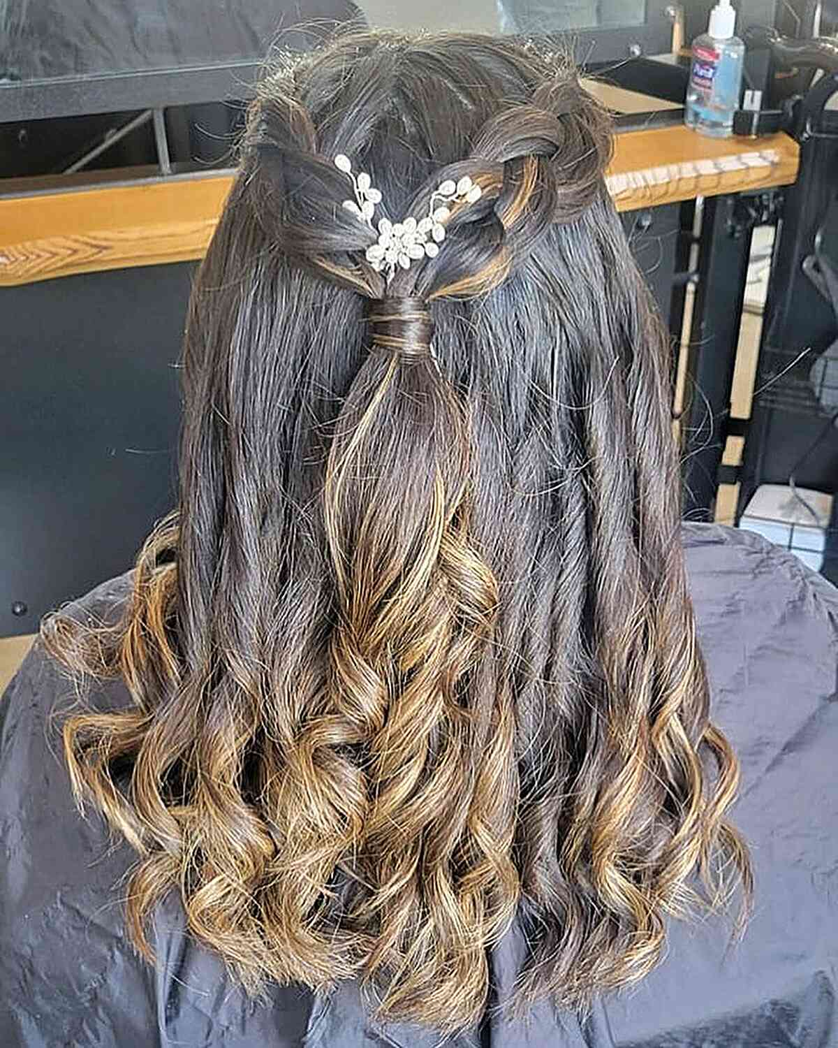 34 Cute & Easy Graduation Hairstyles for Girls