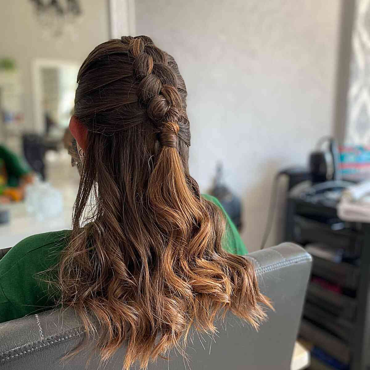34 Cute & Easy Graduation Hairstyles for Girls