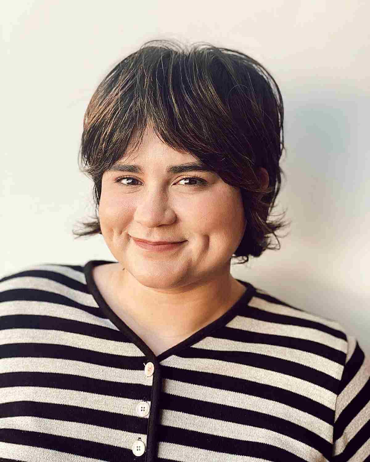 50 Best Short Hairstyles for Round Faces to Look Slimmer