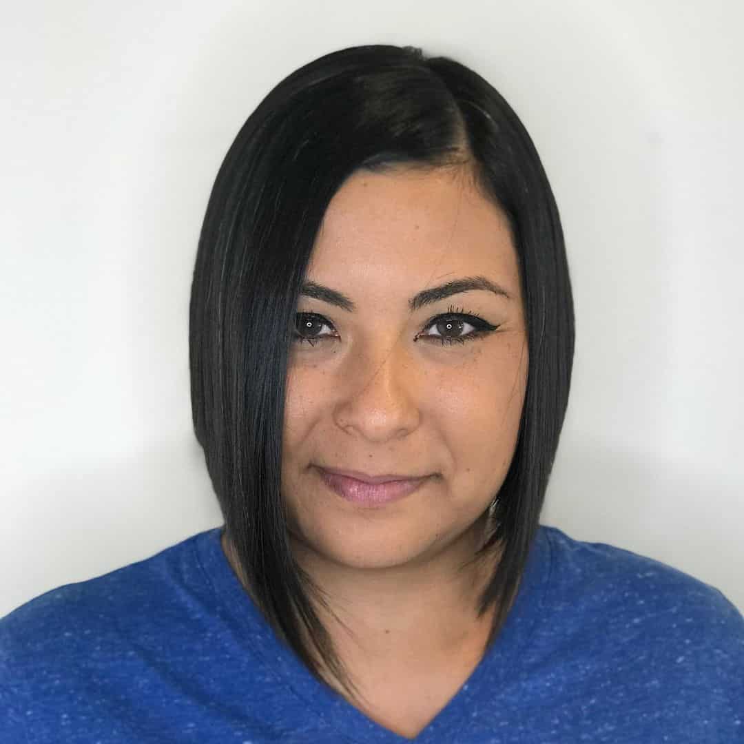 50 Best Short Hairstyles for Round Faces to Look Slimmer