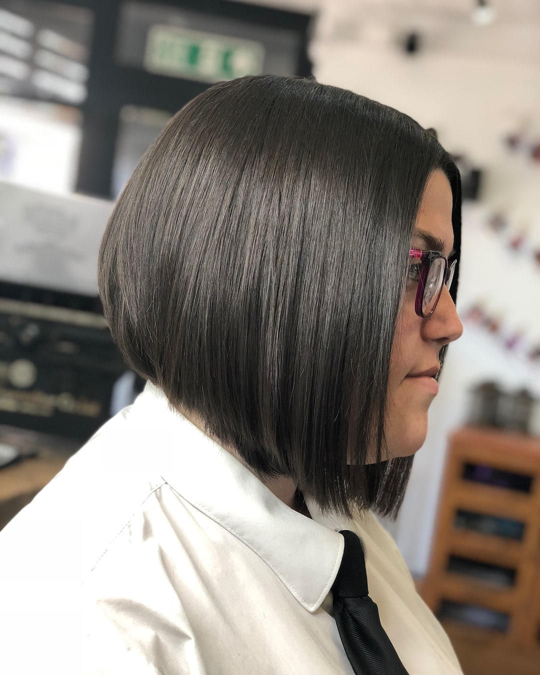50 Best Short Hairstyles for Round Faces to Look Slimmer