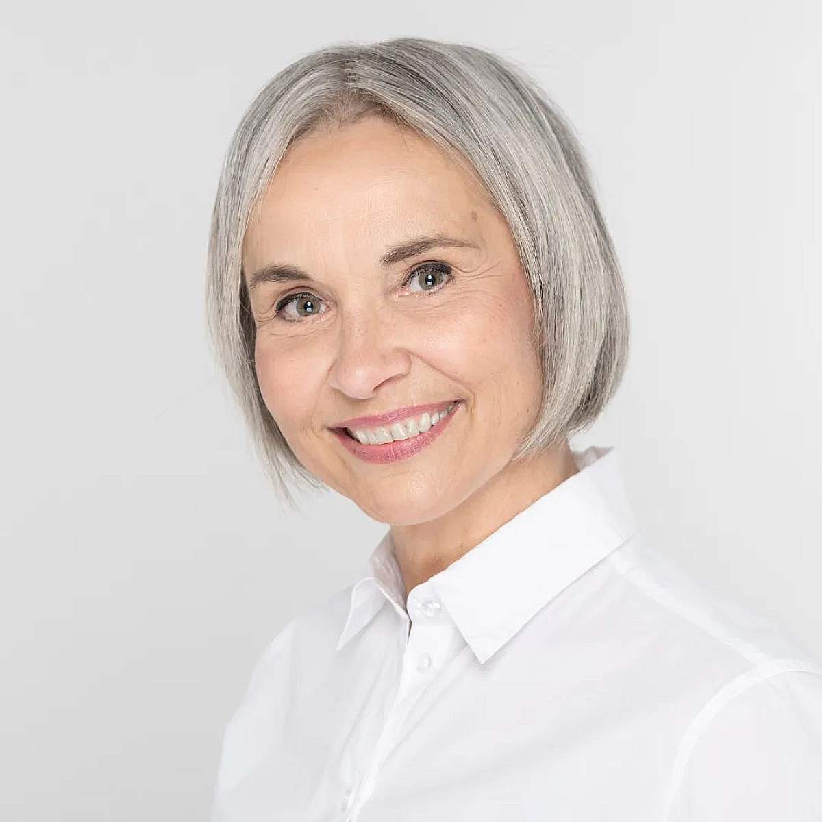 100+ Short Haircuts for Older Women  in 2025