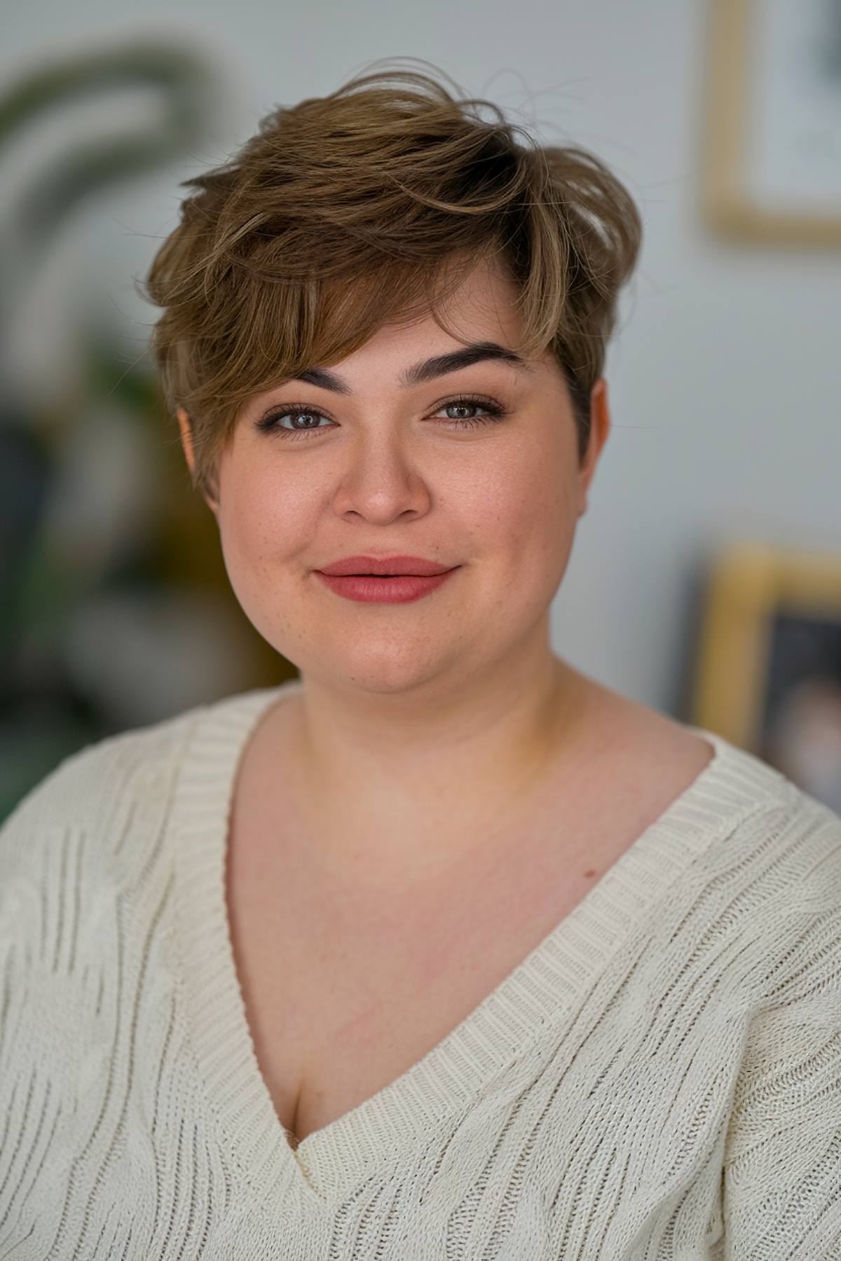 15+ Flattering Pixie Haircuts for Plus-Size Women in 2025