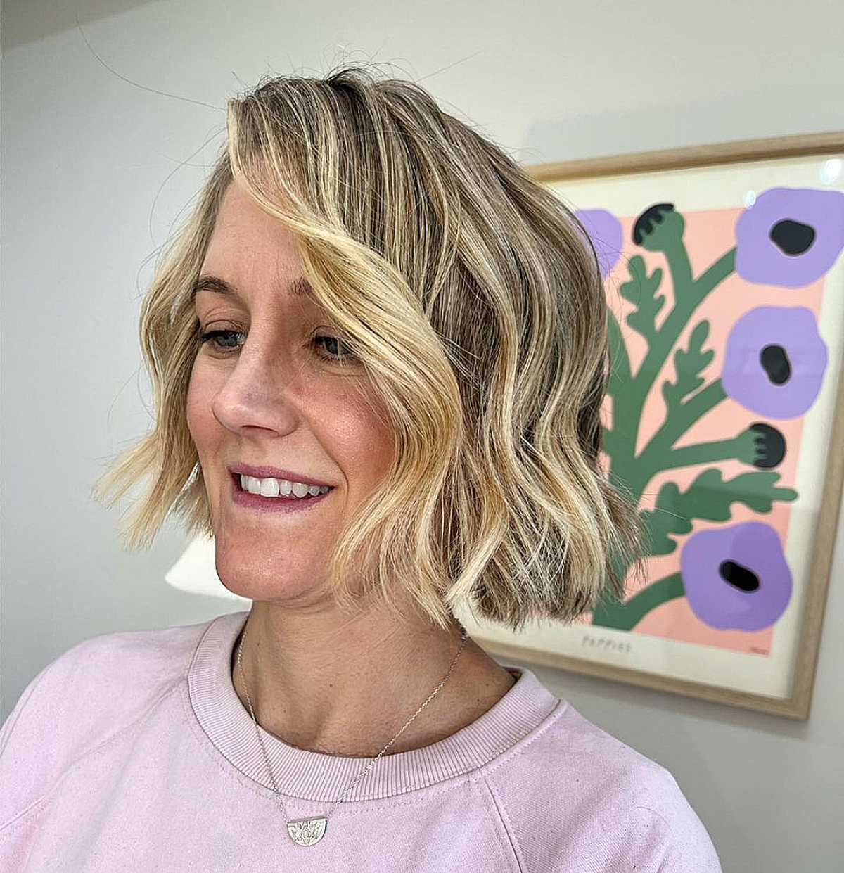 22 Chin-Length Wavy Hair Ideas for Beachy-Chic Look