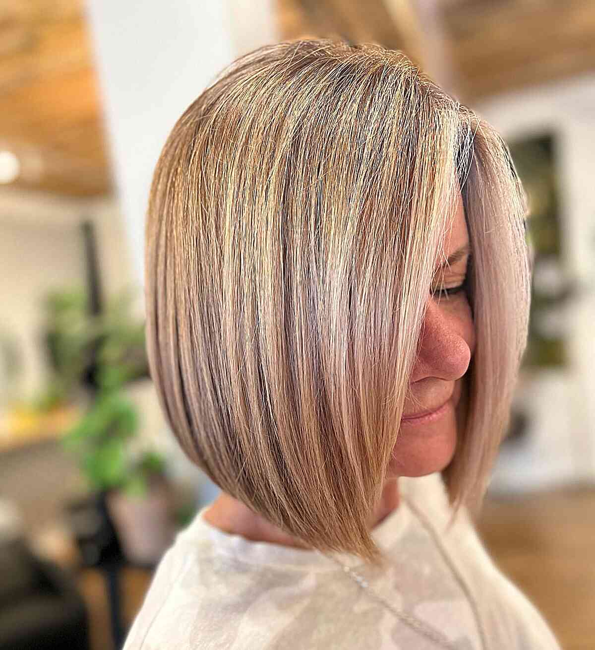 94 Stylish & Fuss-Free Short Hairstyles for Women Over 50 in 2025