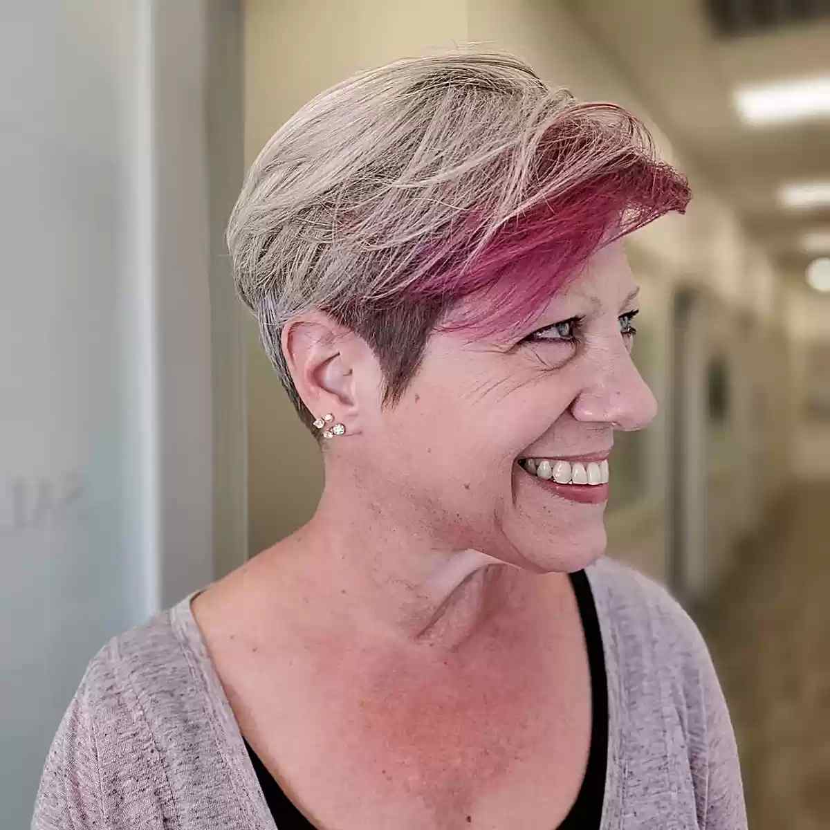 94 Stylish & Fuss-Free Short Hairstyles for Women Over 50 in 2025