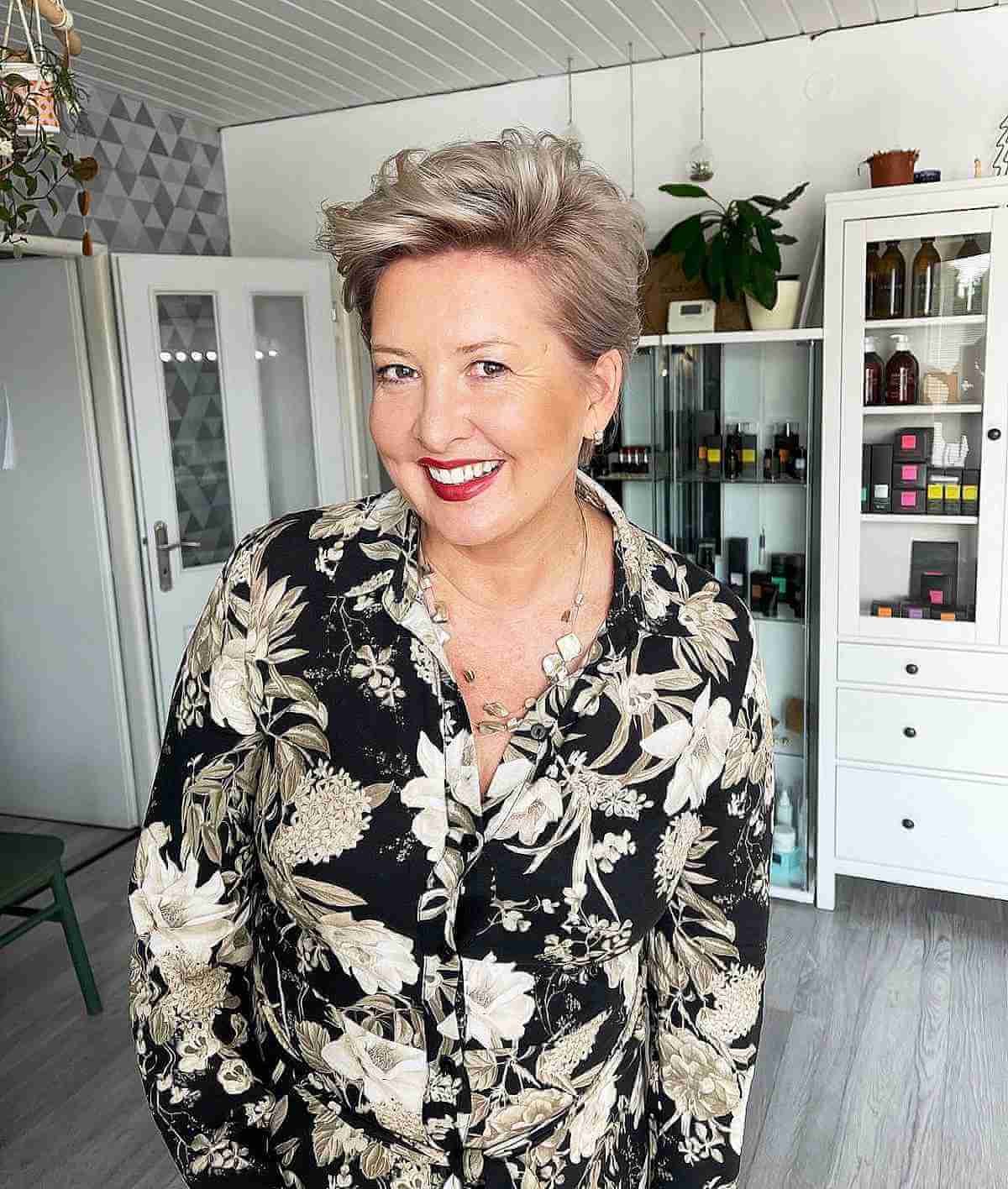 94 Stylish & Fuss-Free Short Hairstyles for Women Over 50 in 2025