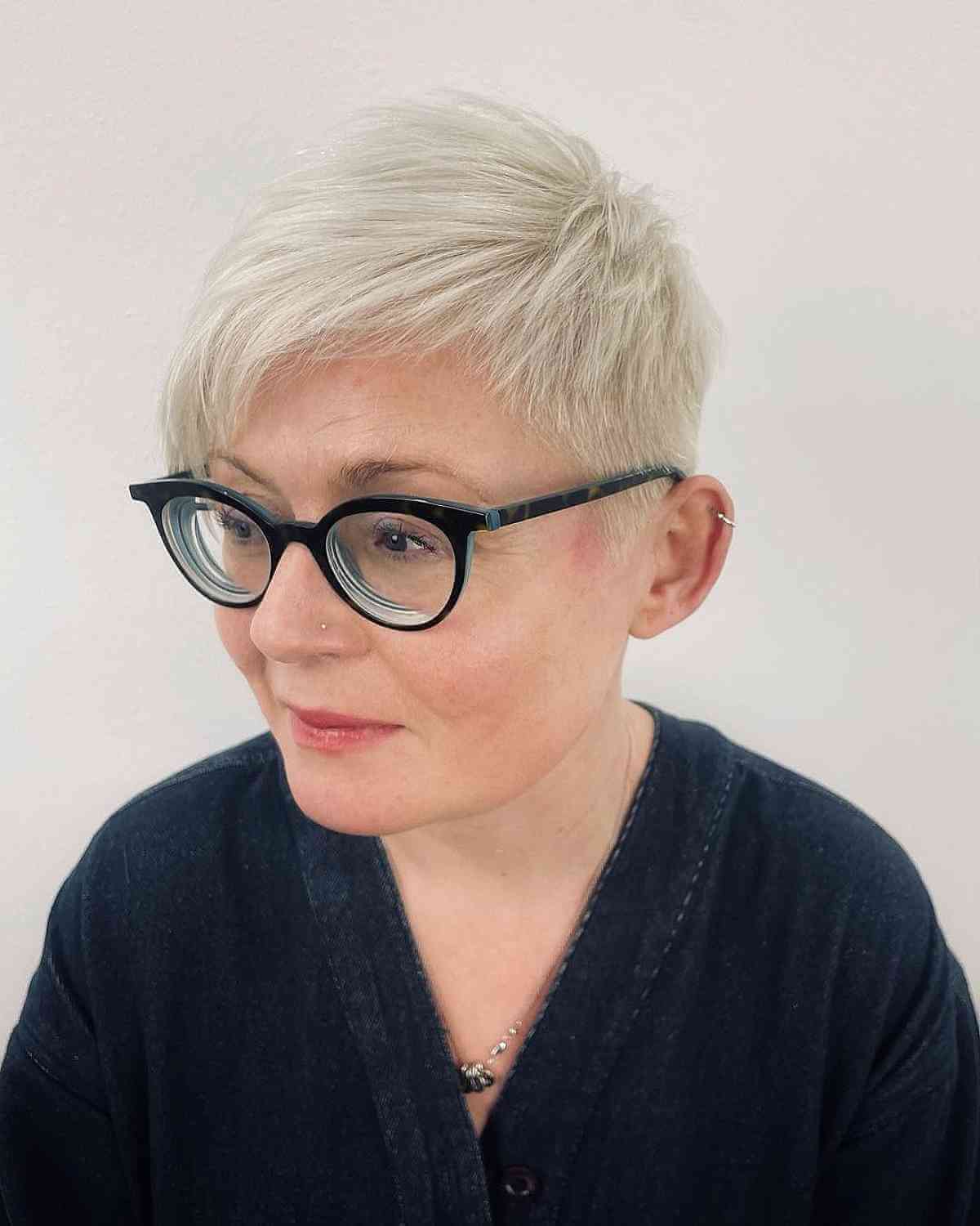 94 Stylish & Fuss-Free Short Hairstyles for Women Over 50 in 2025