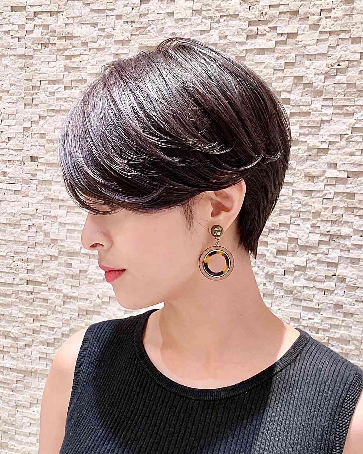 The Top 18 Short Haircuts For Asian Girls Trending in 2025