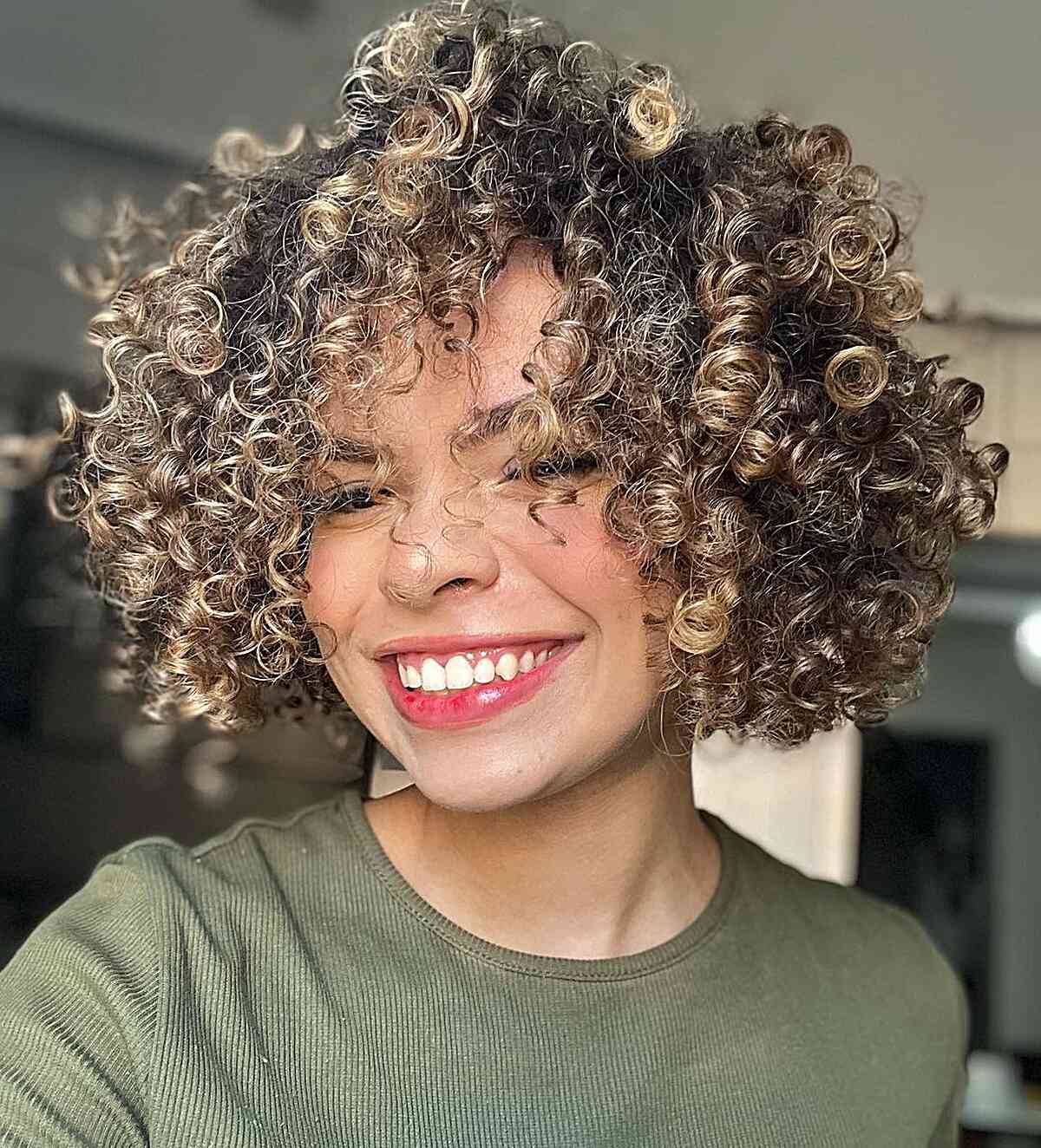 70+ Trendy Short Curly Hairstyles for 2025