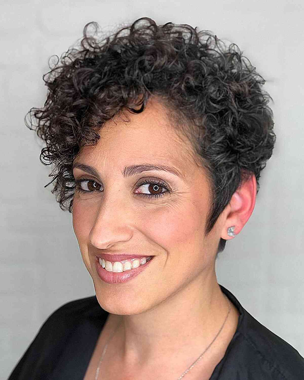35+ Cutest Curly Pixie Cut Ideas & How to Choose A Flattering One