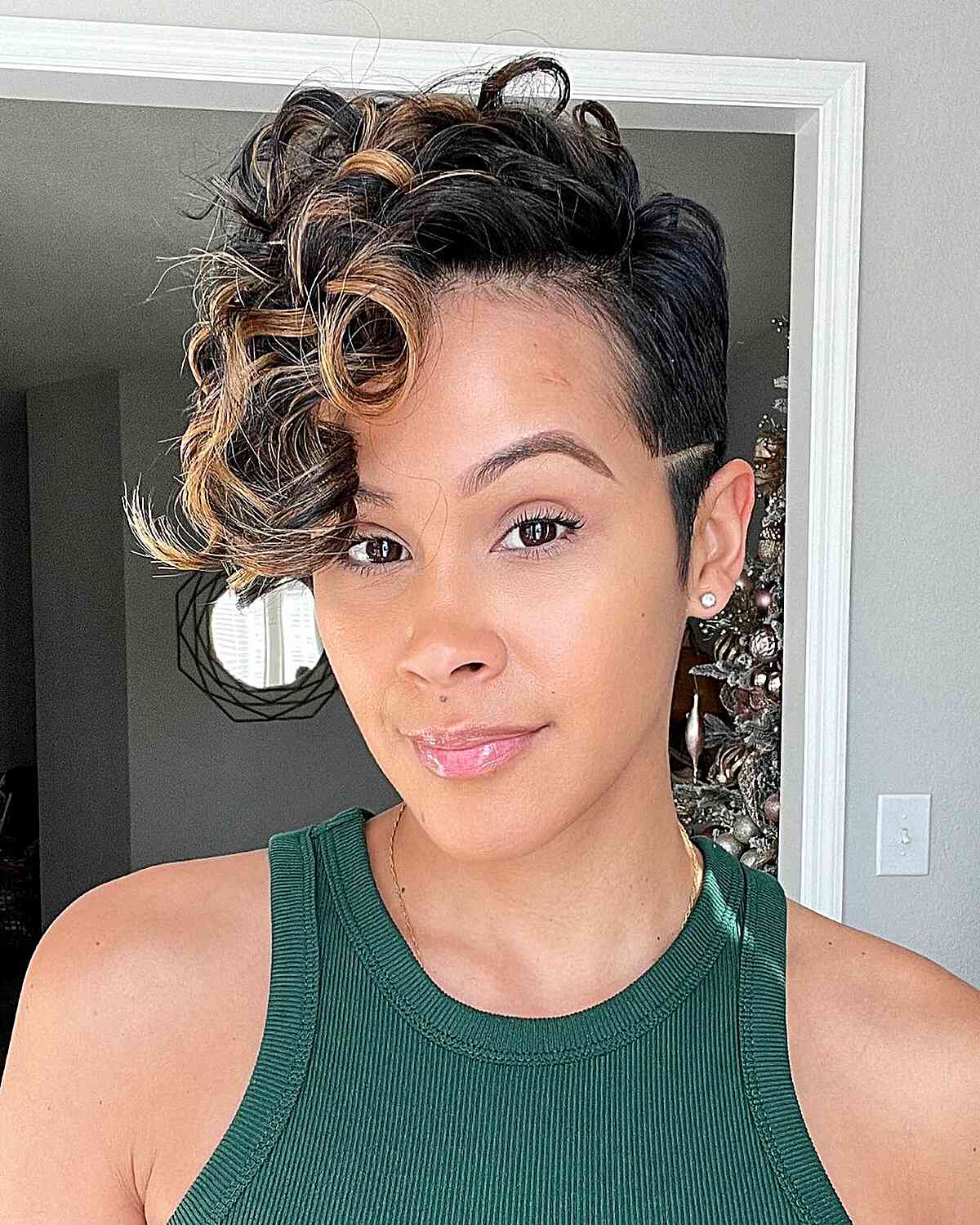 35+ Cutest Curly Pixie Cut Ideas & How to Choose A Flattering One