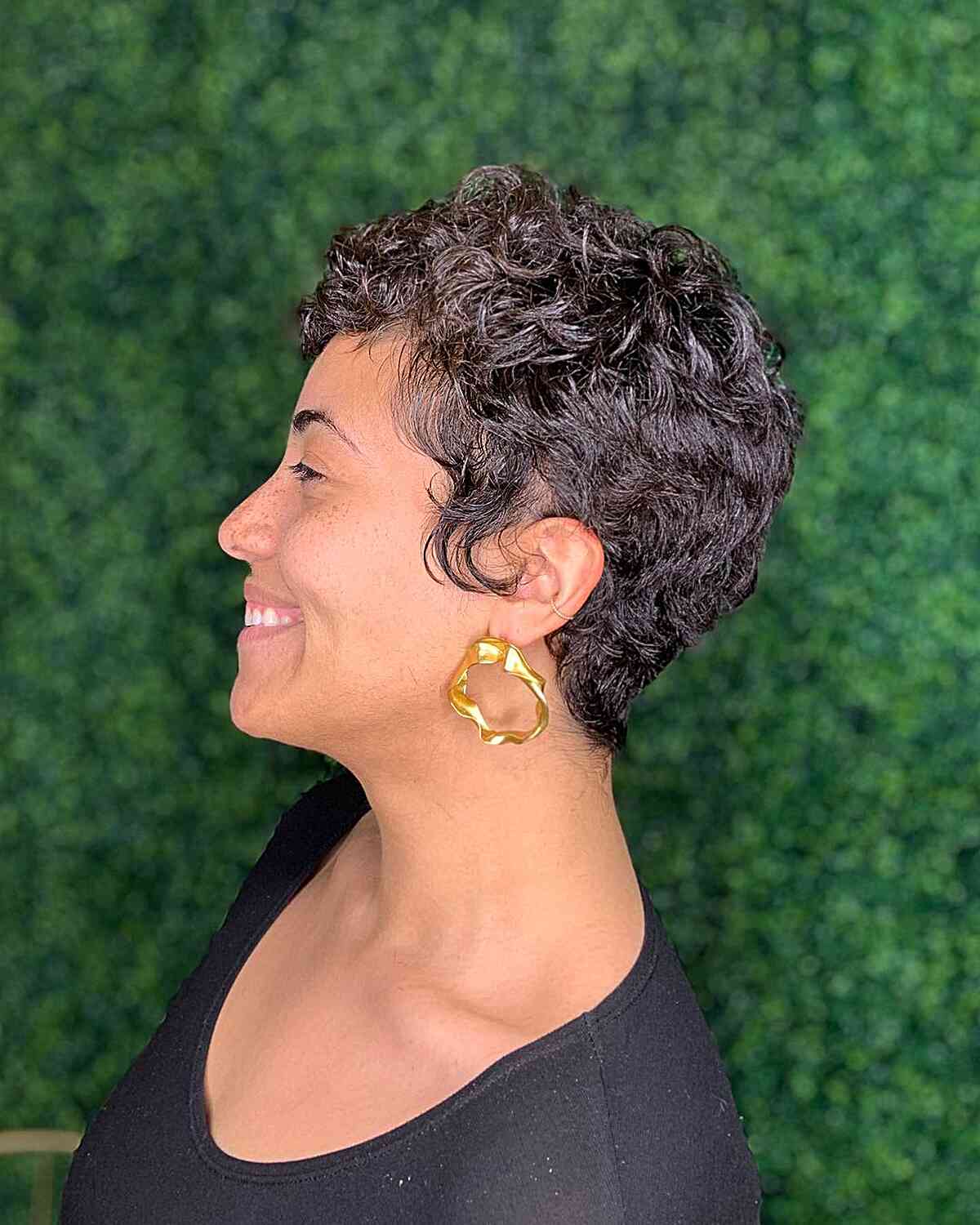 35+ Cutest Curly Pixie Cut Ideas & How to Choose A Flattering One