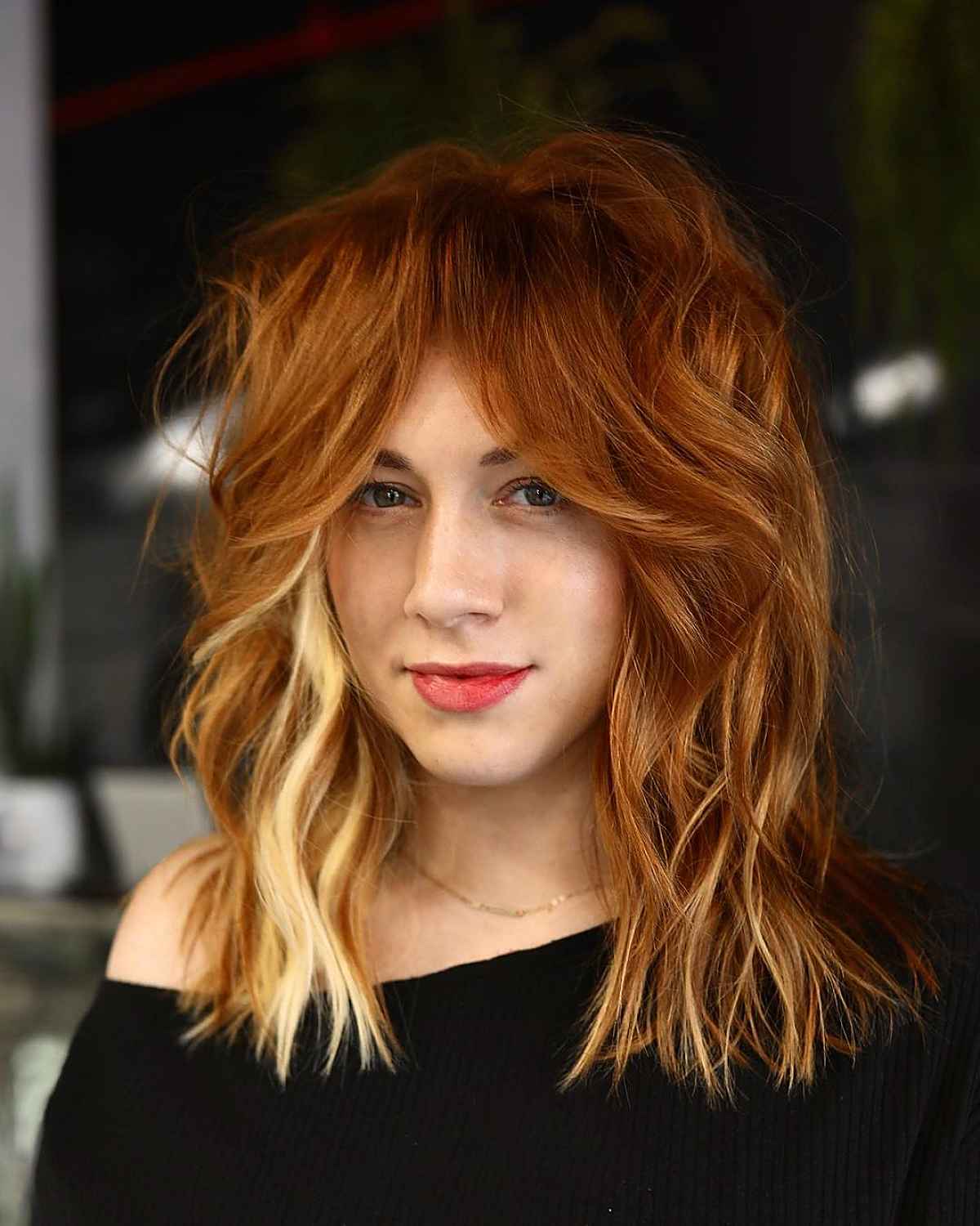 Pairing Curtain Bangs with Wavy Hair? 22 Best Ways to Do It