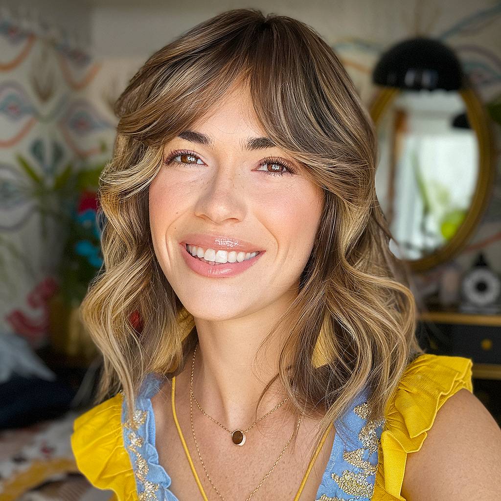 15+ Flattering Bangs for Oval Faces That Are Perfect for 2025