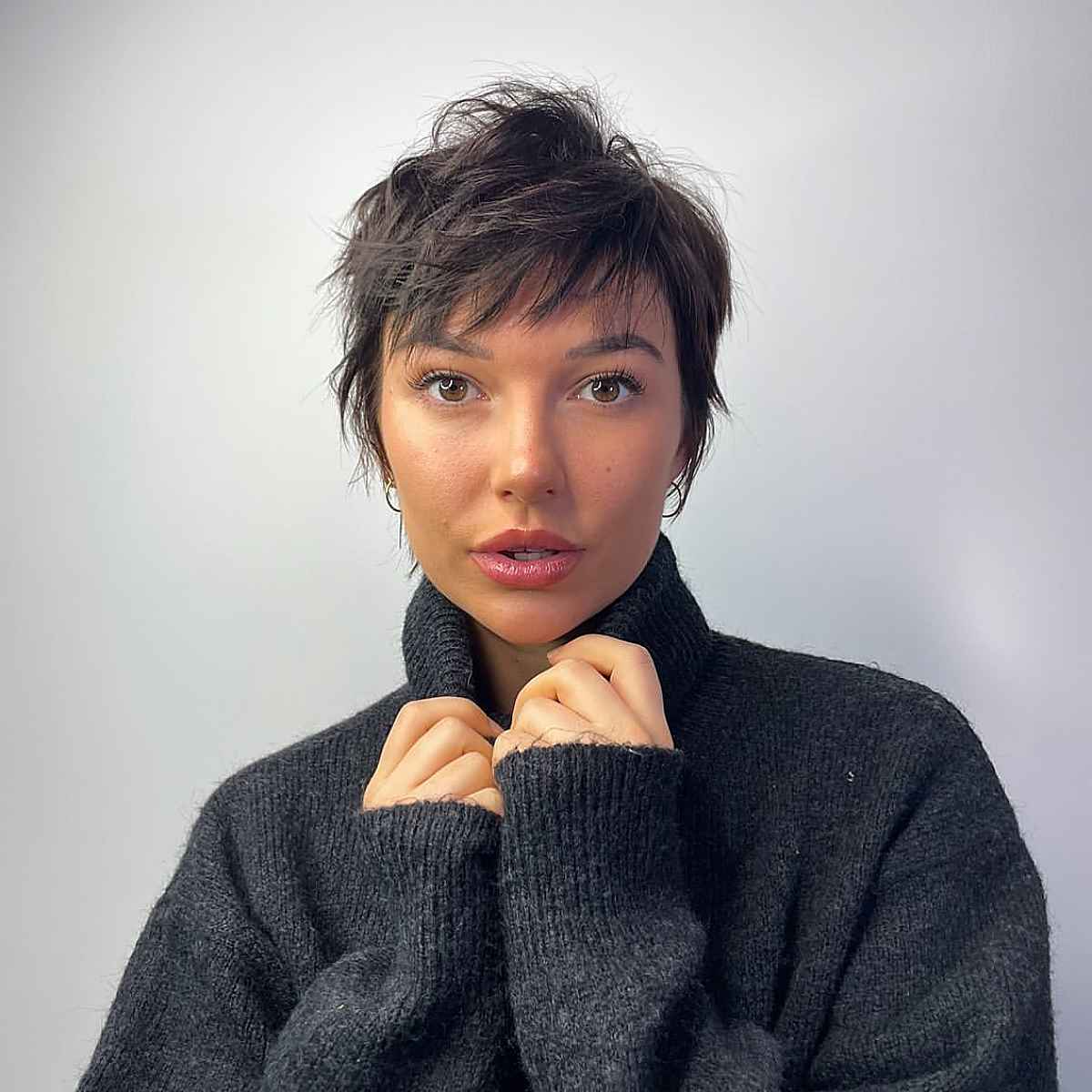 40 Best Ways to Pair Thin Hair with Bangs for Chic & Voluminous Haircut