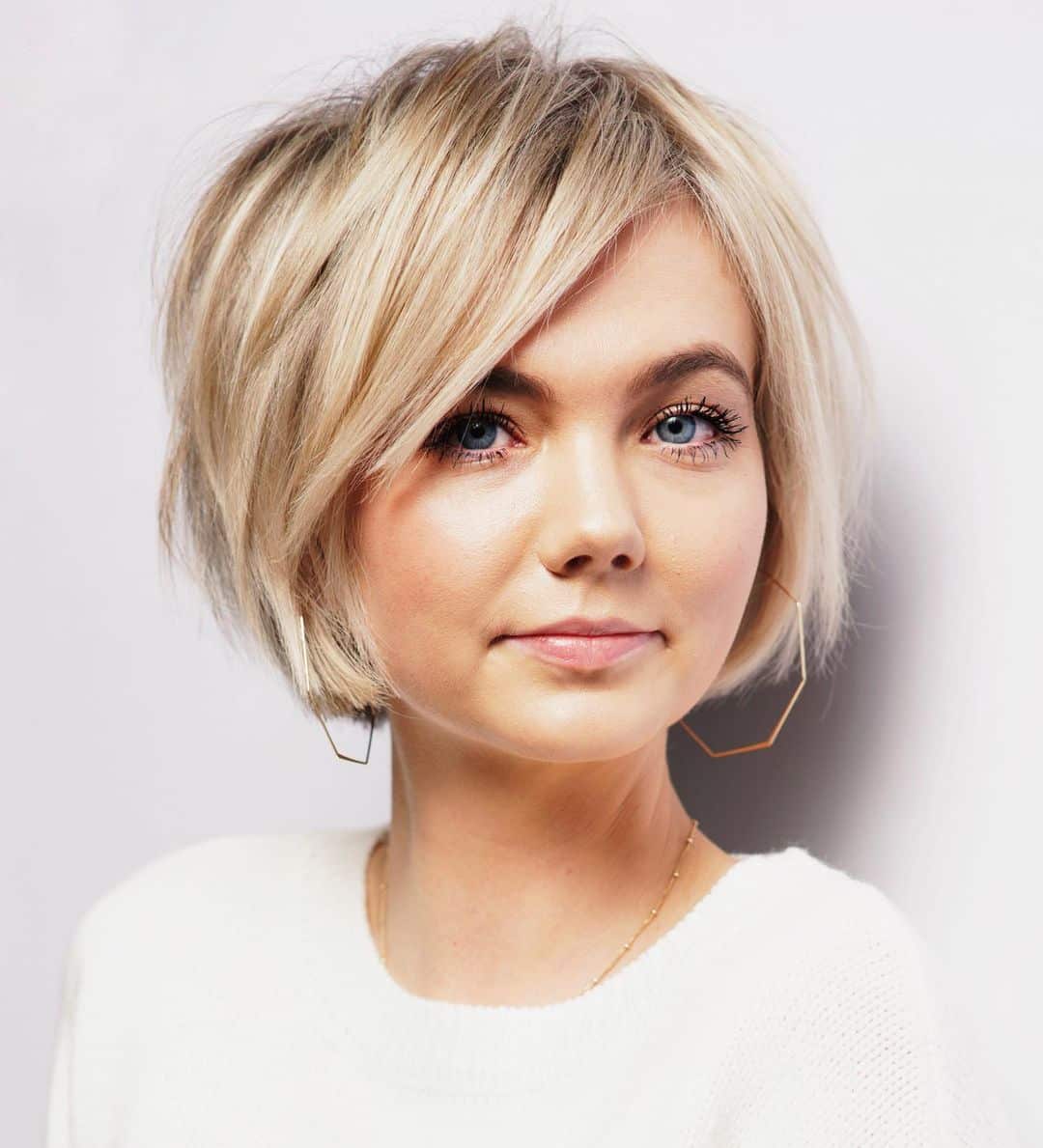 45 Hairstyles with Side Bangs, Perfect for Every Face Shape & Length