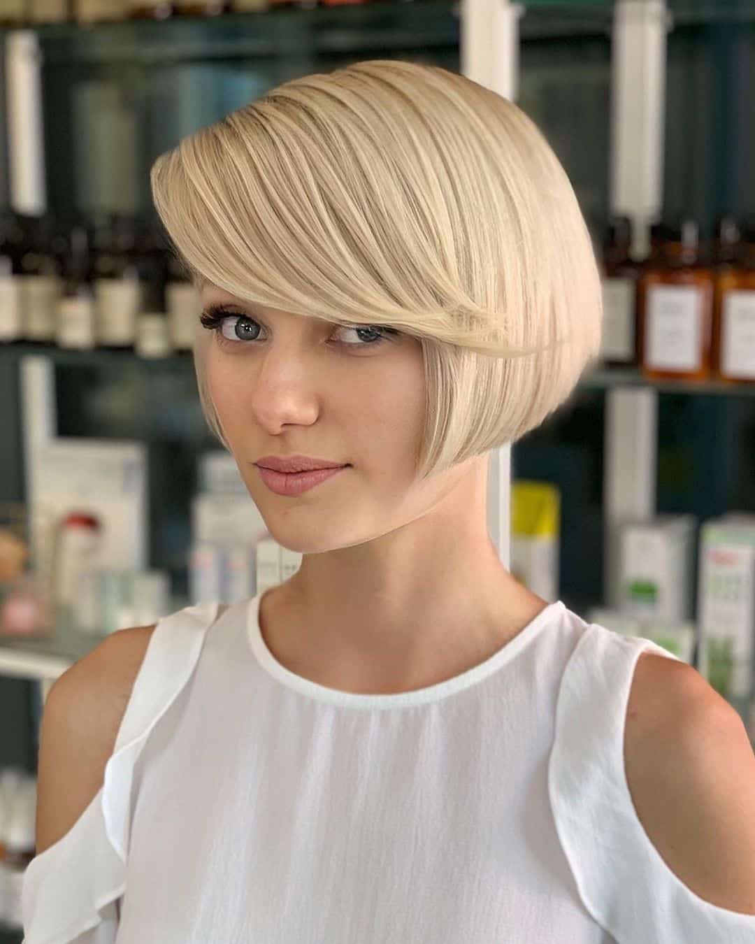 45 Hairstyles with Side Bangs, Perfect for Every Face Shape & Length