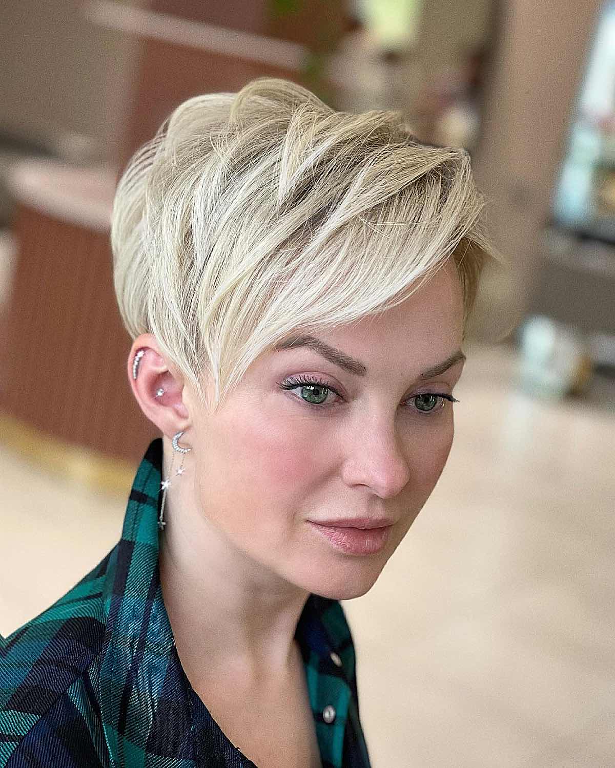 45 Hairstyles with Side Bangs, Perfect for Every Face Shape & Length