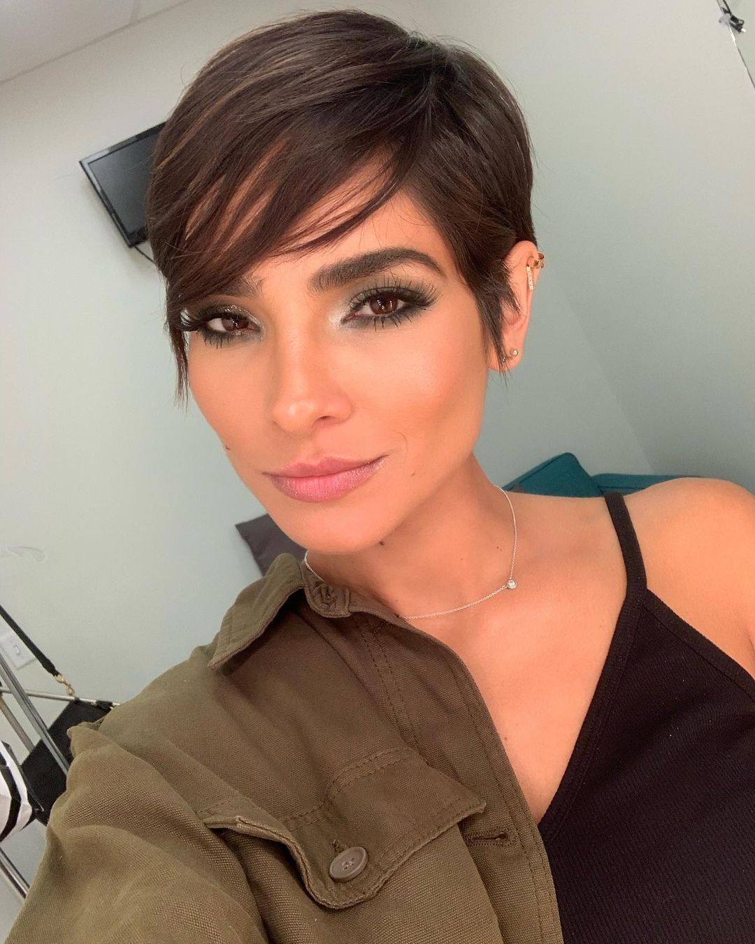 63 Side-Swept Bangs to Try When You’re Bored With Your Hair