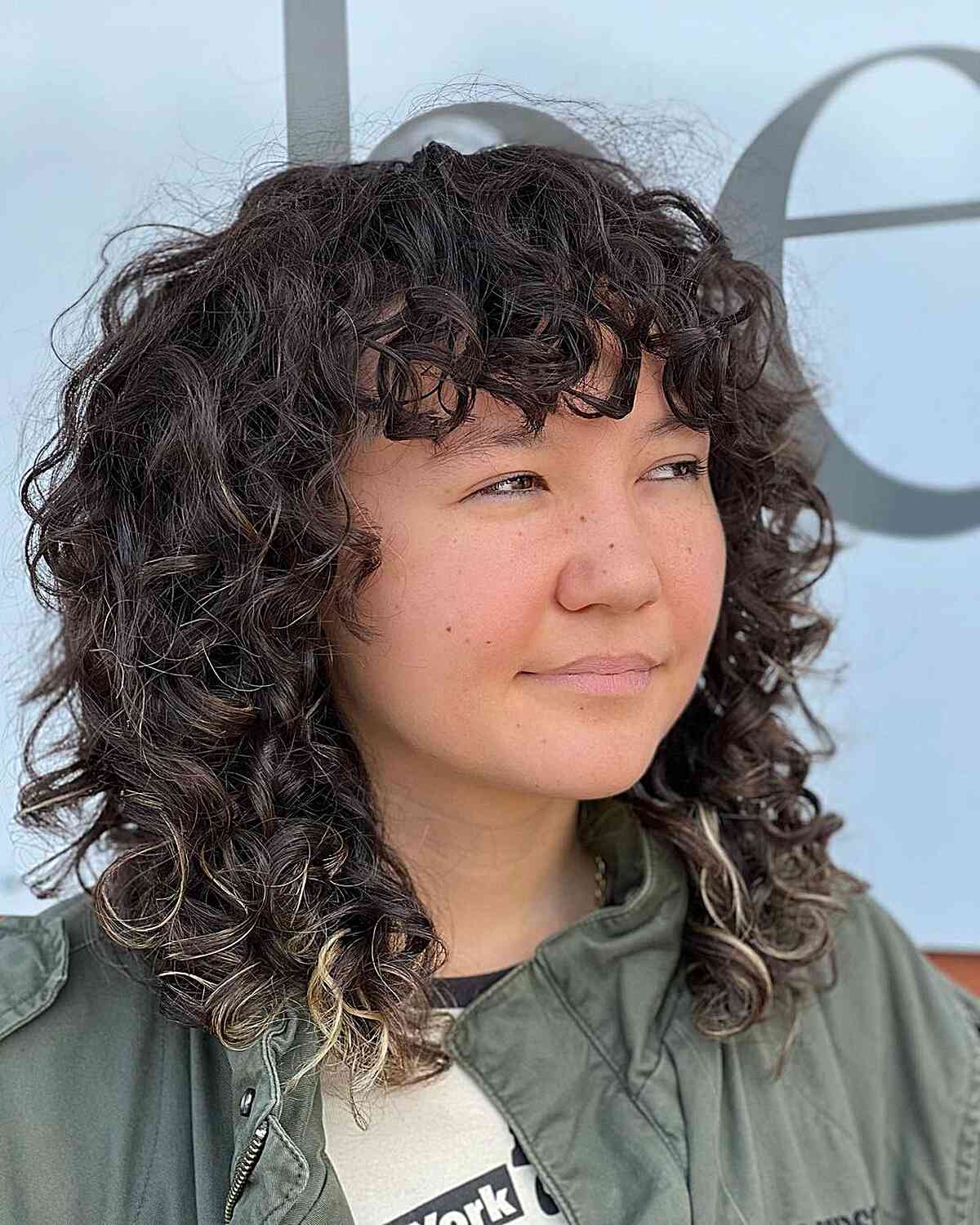 Bangs for Round Face Shapes: 53 Flattering Haircuts