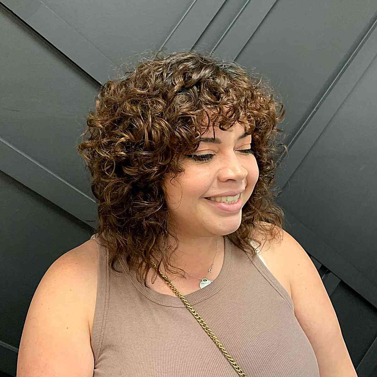 Bangs for Round Face Shapes: 53 Flattering Haircuts