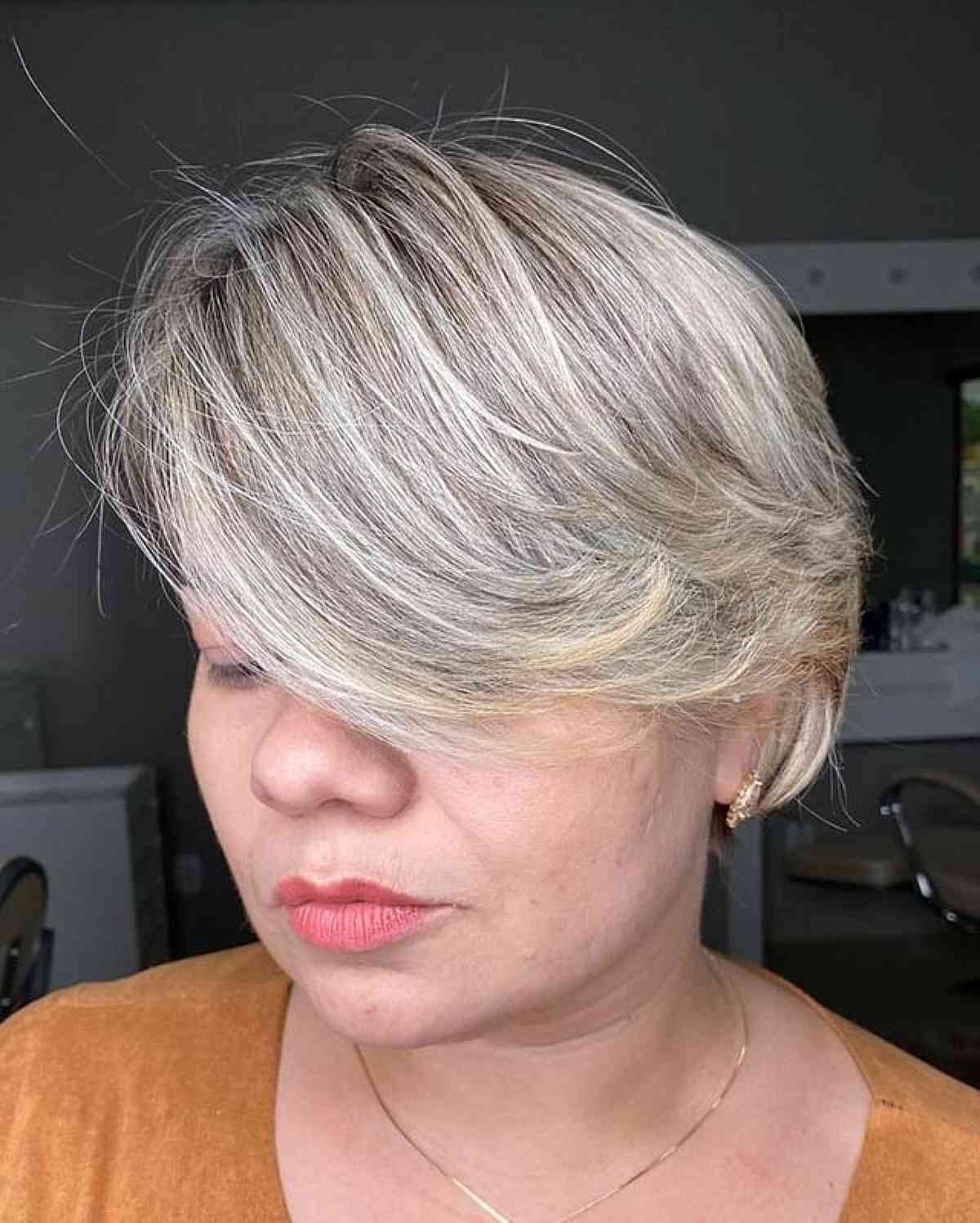Bangs for Round Face Shapes: 53 Flattering Haircuts