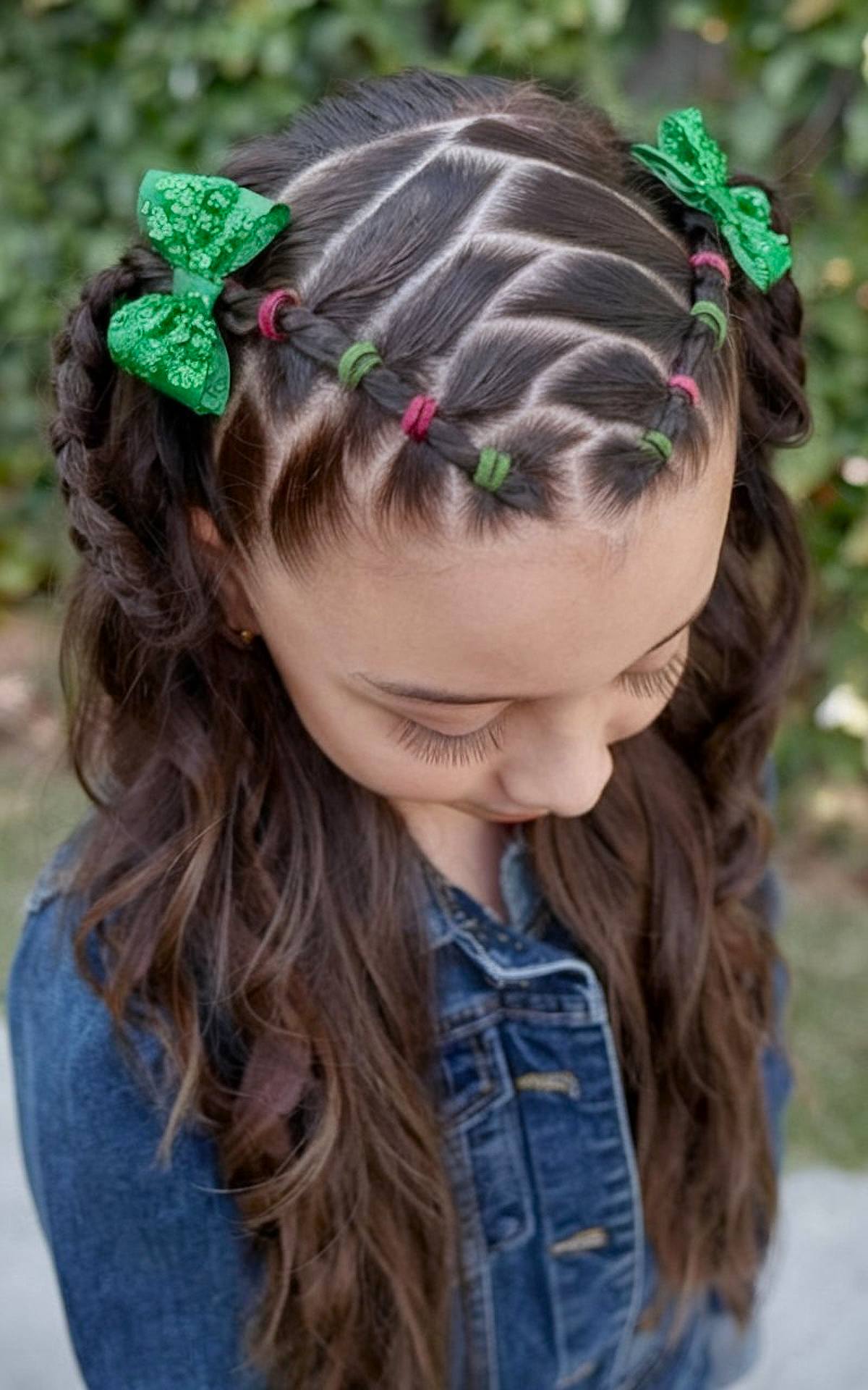 Best Christmas Hair Ideas for Kids in 2025