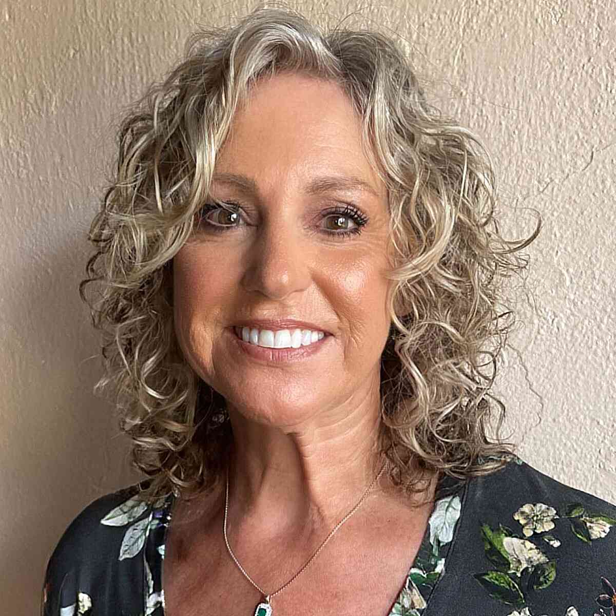 23 Wavy Perm Hairstyle Ideas for a Stylish, Beachy Look