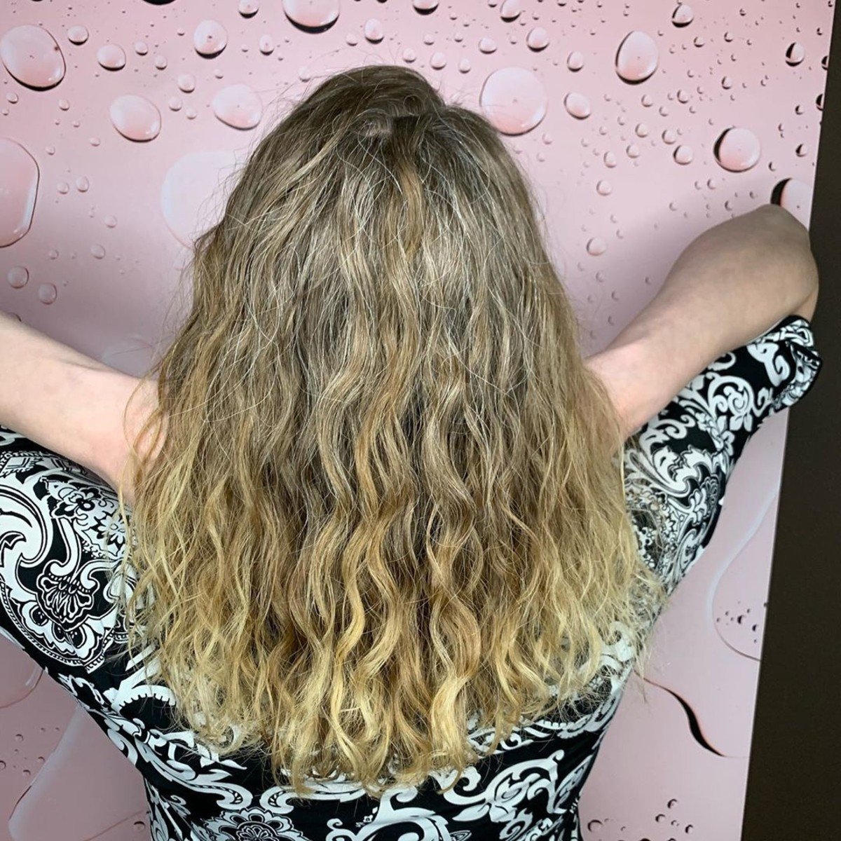 23 Wavy Perm Hairstyle Ideas for a Stylish, Beachy Look
