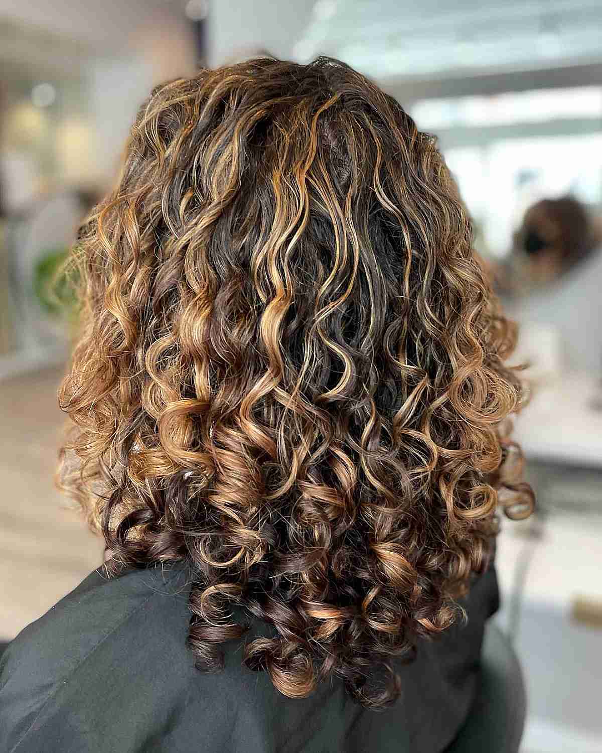 Here’s The Best Way to Get Balayage for Curly Hair