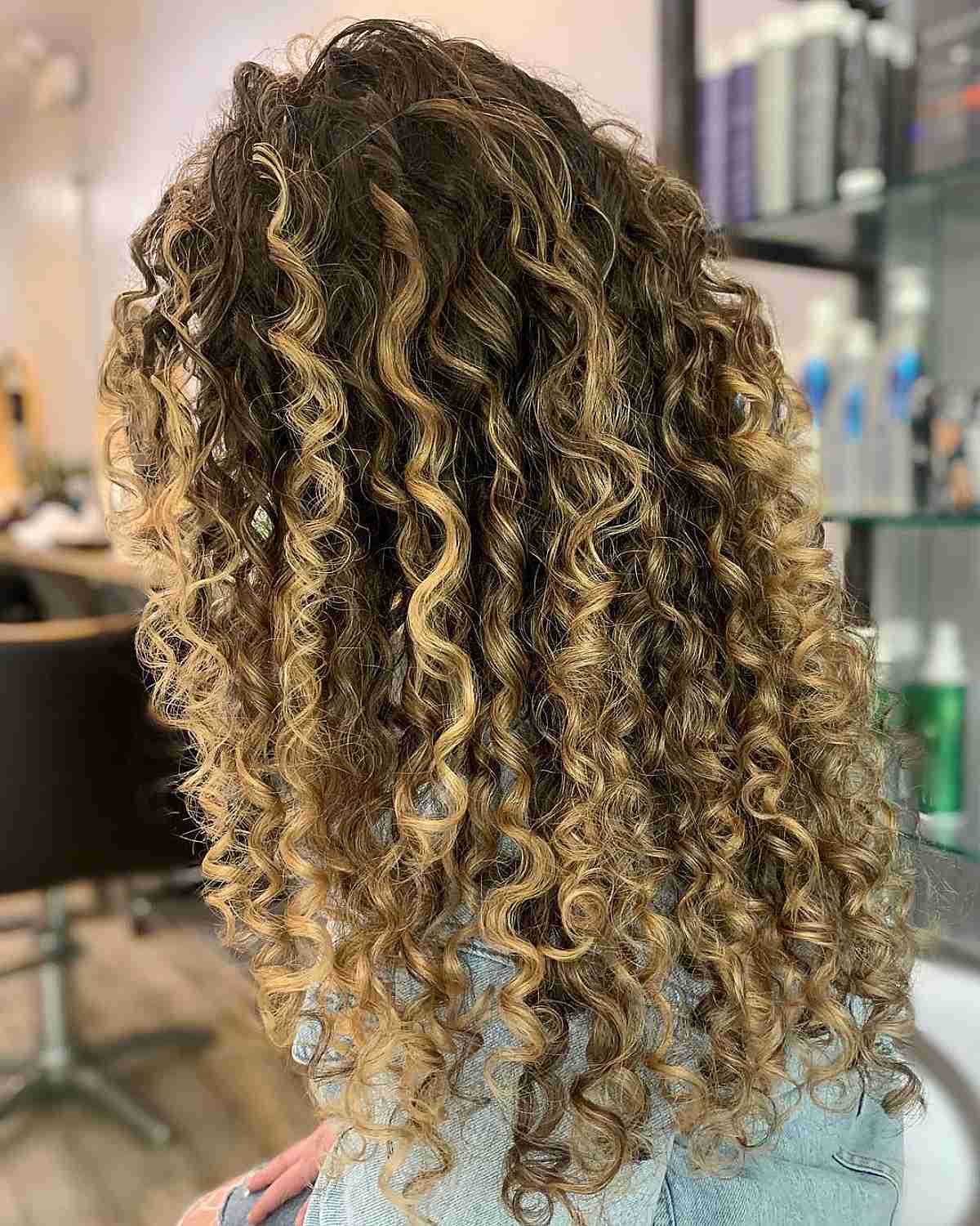 Here’s The Best Way to Get Balayage for Curly Hair