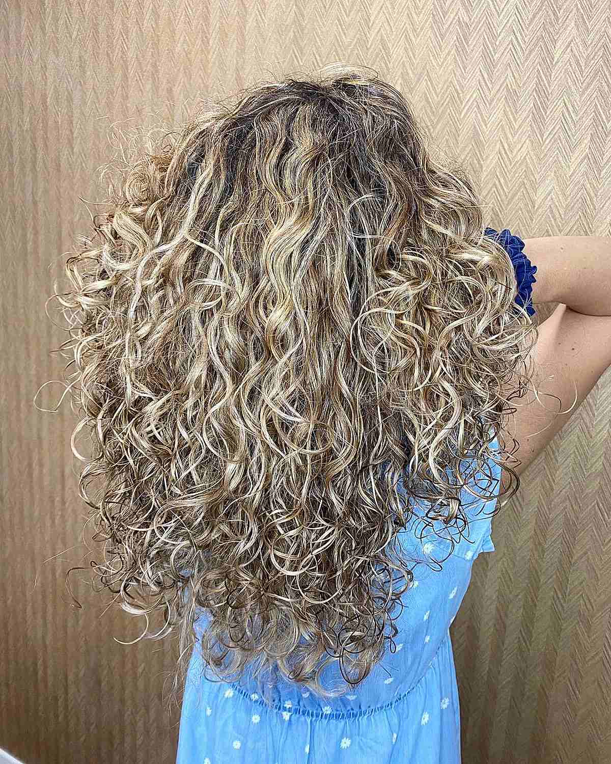 Here’s The Best Way to Get Balayage for Curly Hair