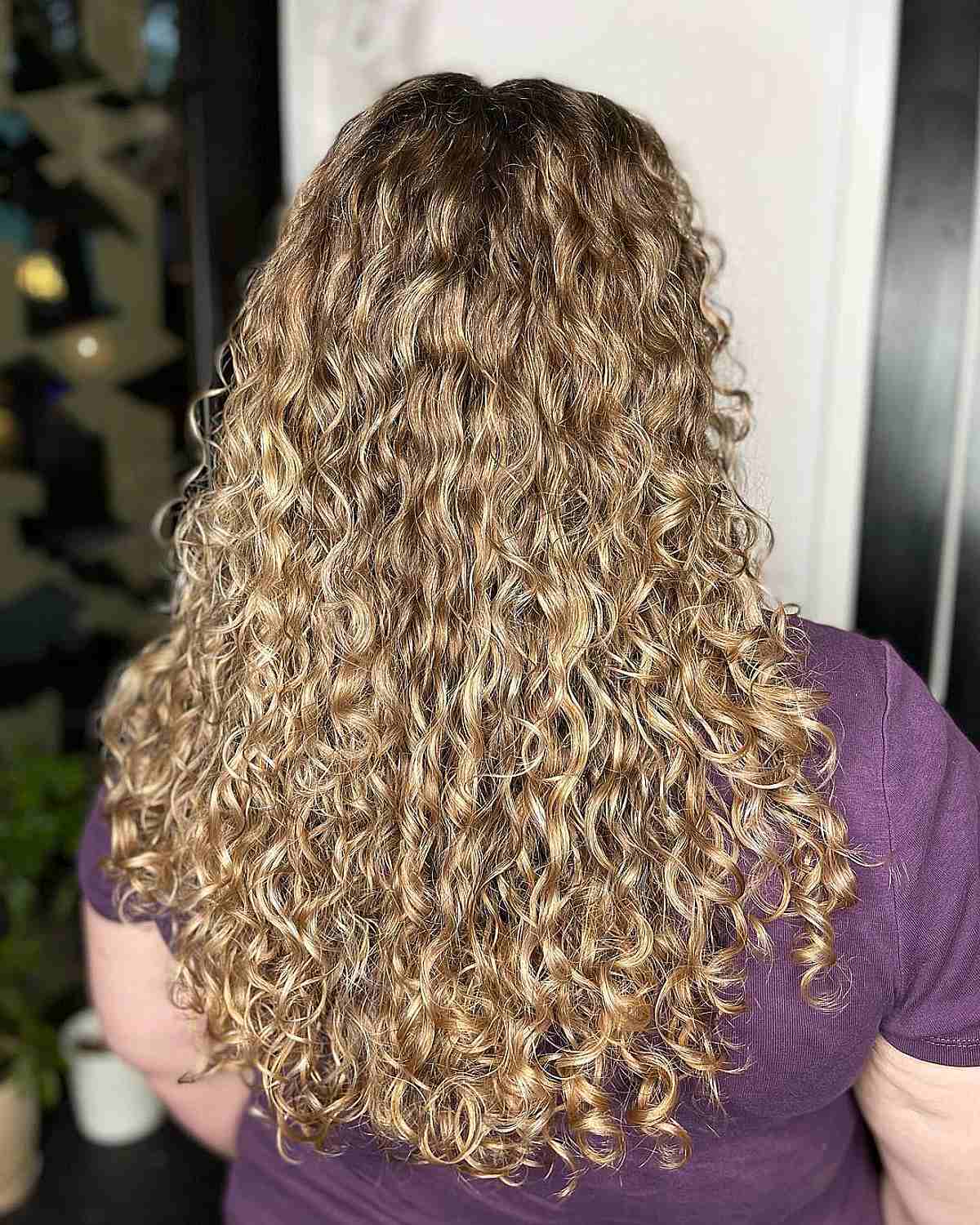 Here’s The Best Way to Get Balayage for Curly Hair