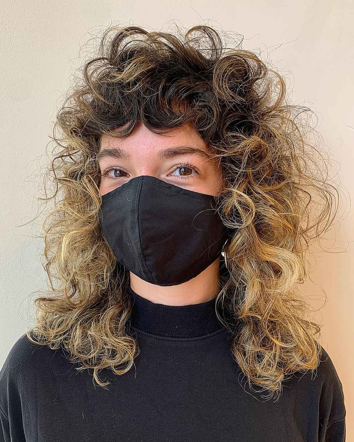 26 Coolest Wolf Cuts for Curly Hair Girls with Style