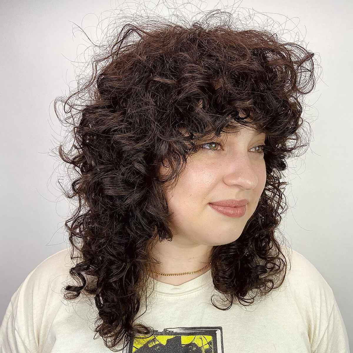 How to Pull Off The Curly Shag Haircut