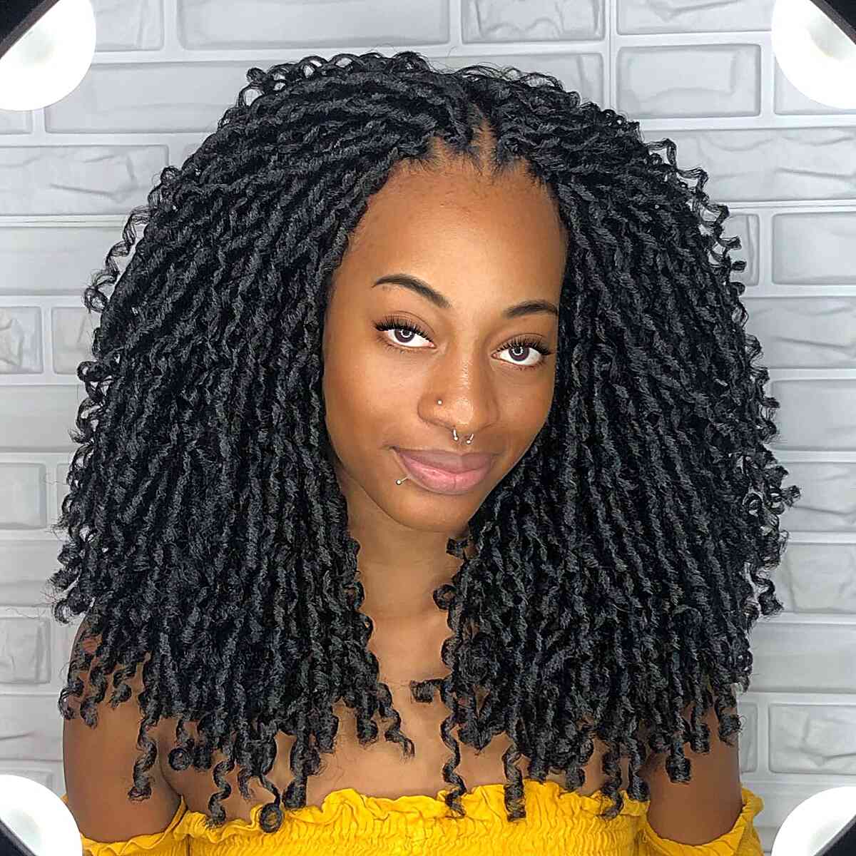 30 Hottest Knotless Box Braids Hairstyles Women of Color Are Getting in 2025