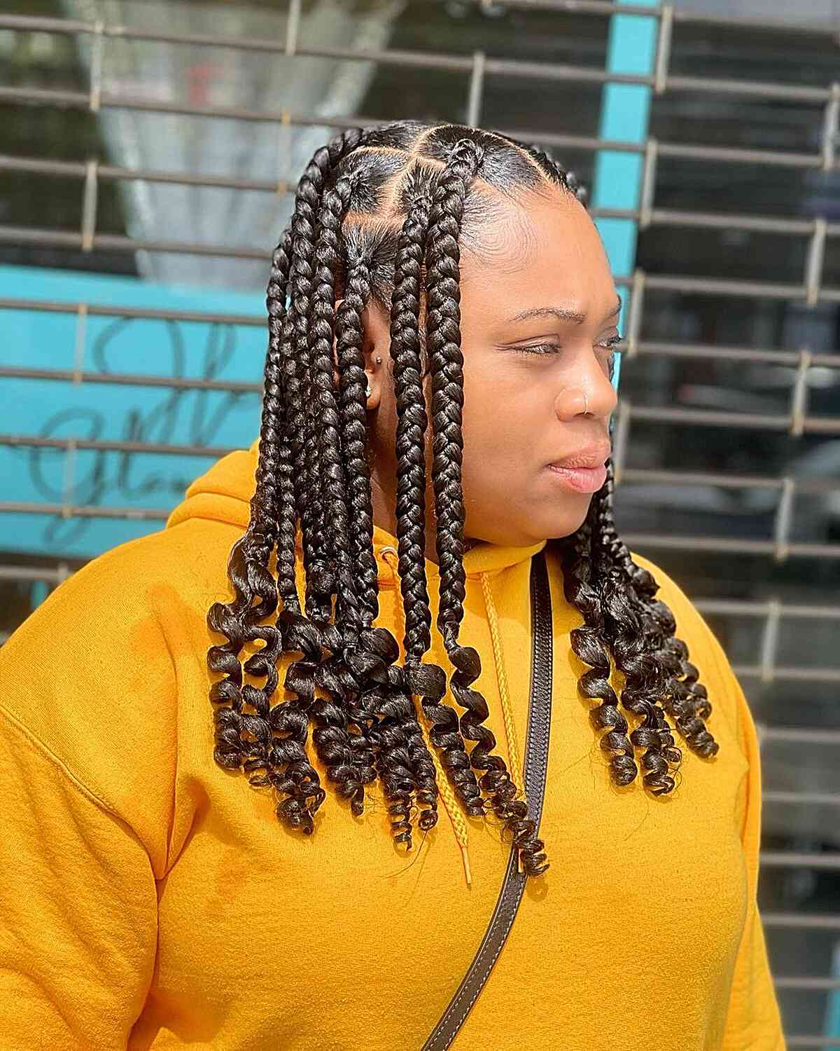 30 Hottest Knotless Box Braids Hairstyles Women of Color Are Getting in 2025