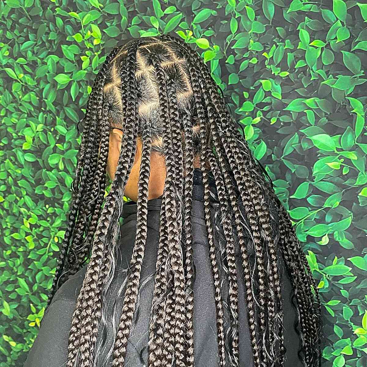 30 Hottest Knotless Box Braids Hairstyles Women of Color Are Getting in 2025